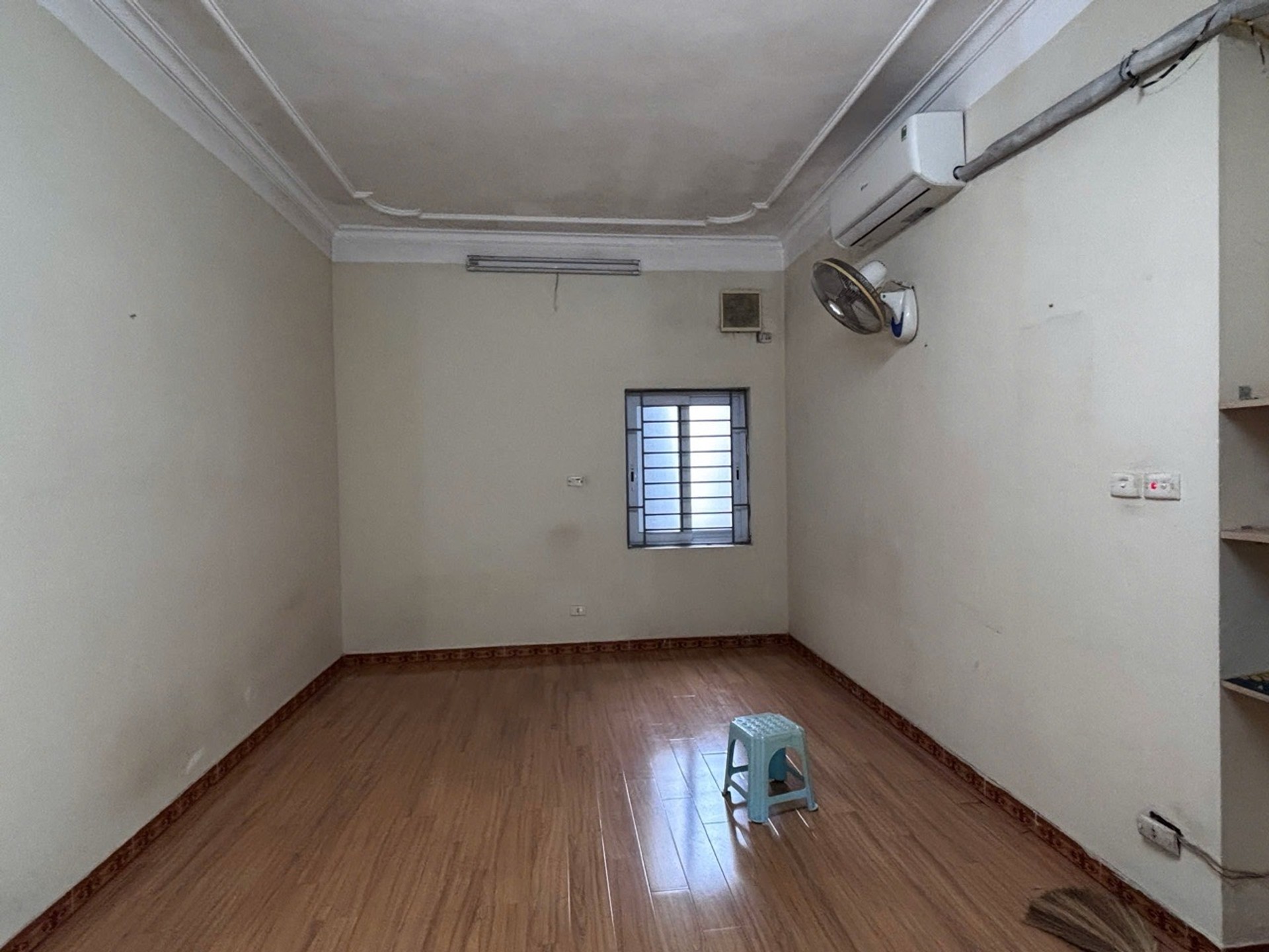 Bán nhà Lê Duẩn - diện tích 32m2 5 tầng - Nhà nhỏ dòng tiền, sát phố - giá 5 tỷ