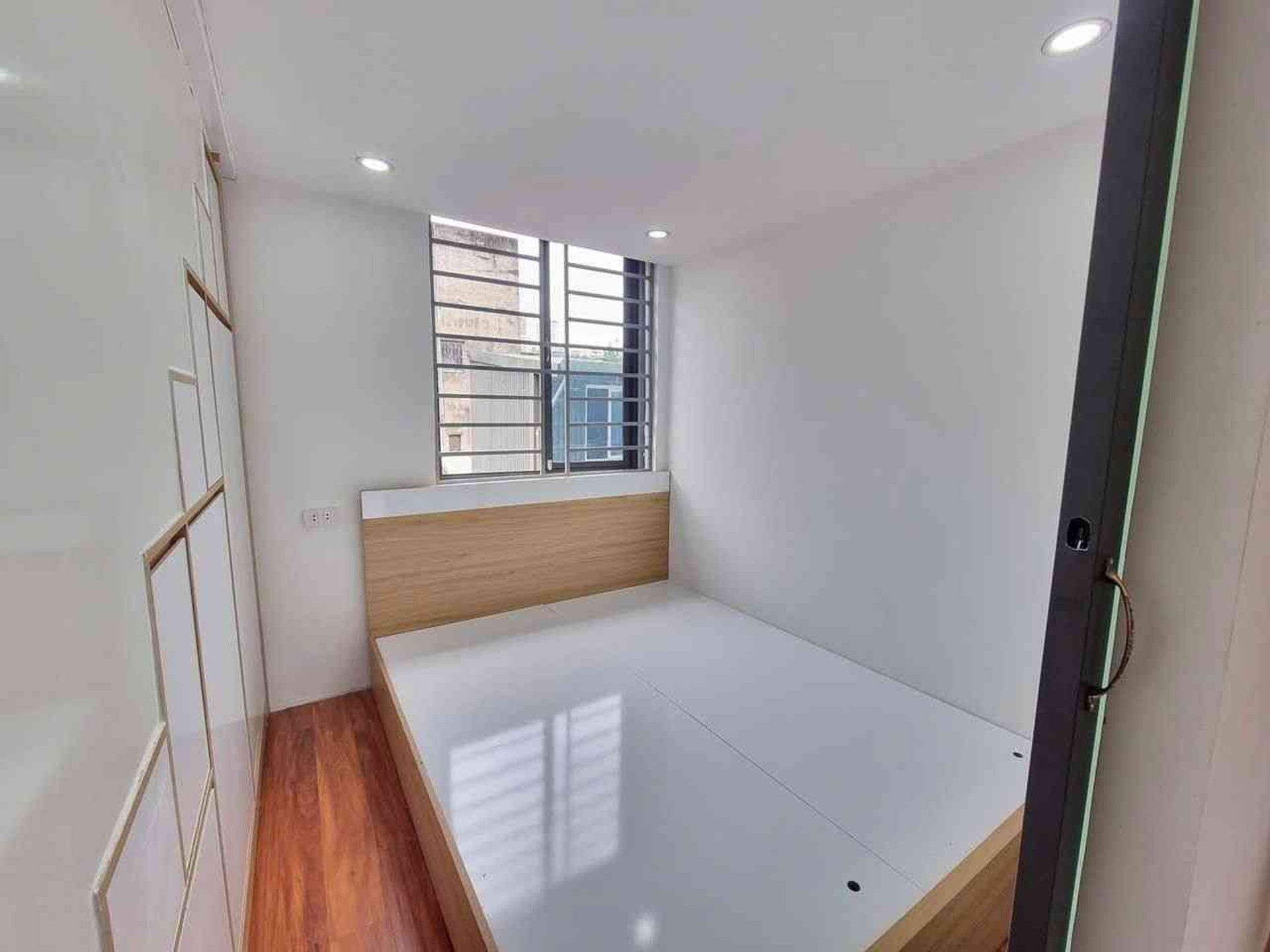 Bán nhà Lê Gia Định - diện tích 35m2 3 tầng - Căn hộ 2N1VS full nội thất - giá 3,65 tỷ