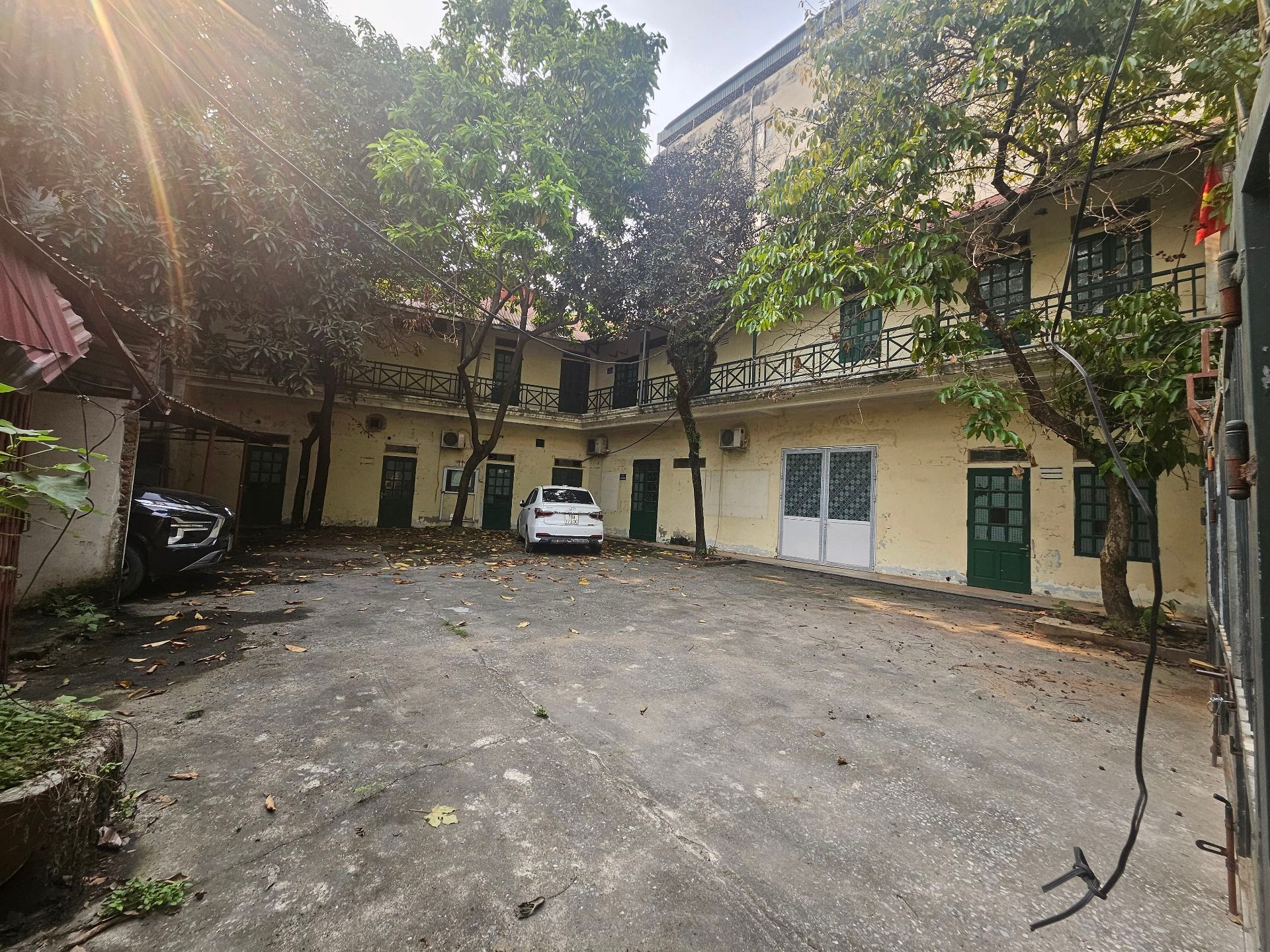 Bán nhà Bùi Huy Bích - diện tích 400m2 0 tầng - Cực hiếm - giá 100 tỷ