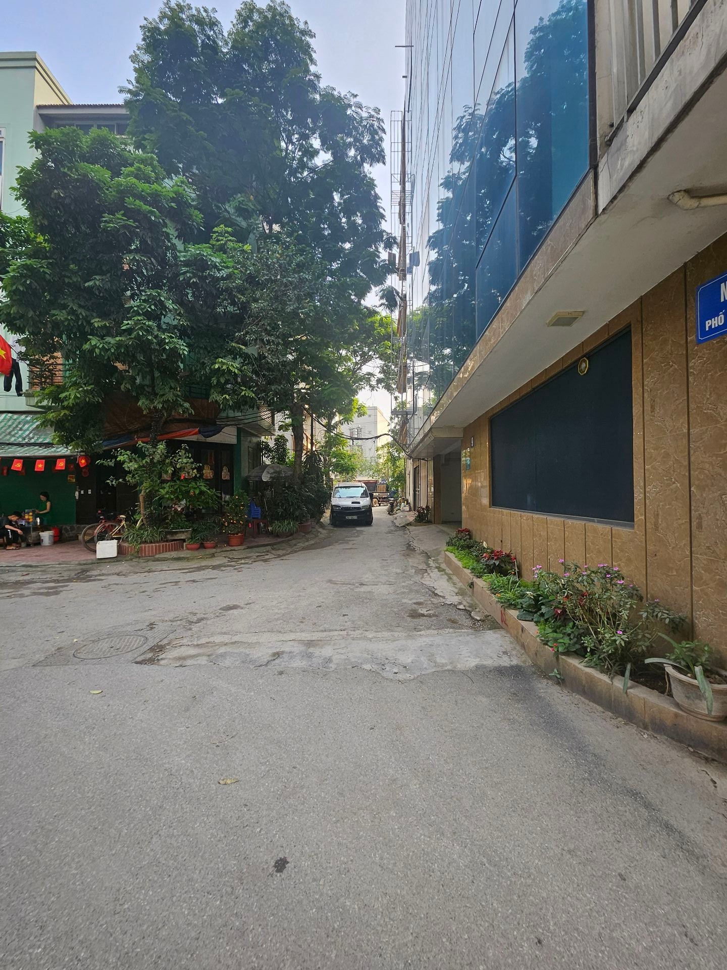 Bán nhà Bùi Huy Bích - diện tích 400m2 0 tầng - Cực hiếm - giá 100 tỷ