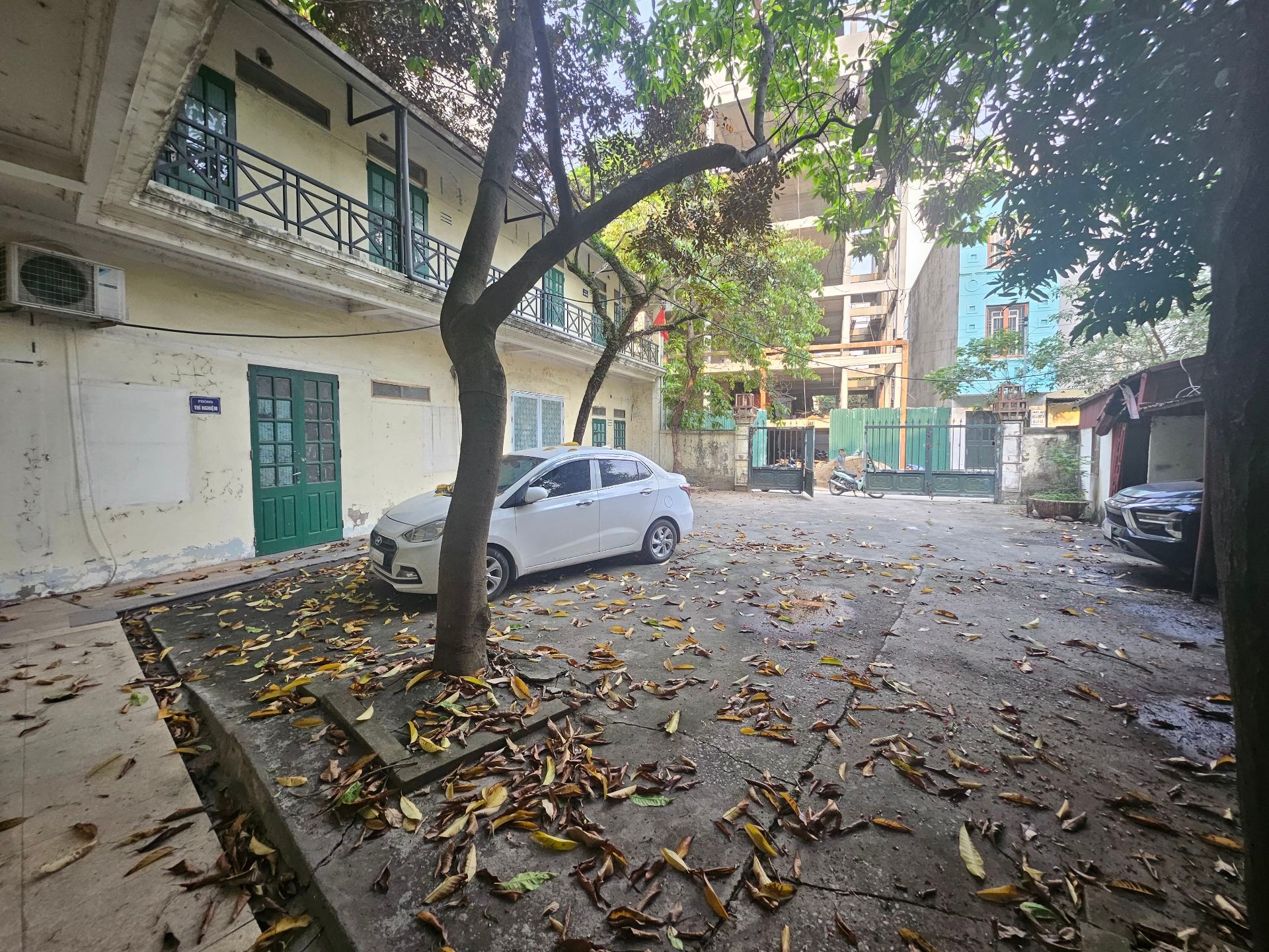 Bán nhà Bùi Huy Bích - diện tích 400m2 0 tầng - Cực hiếm - giá 100 tỷ