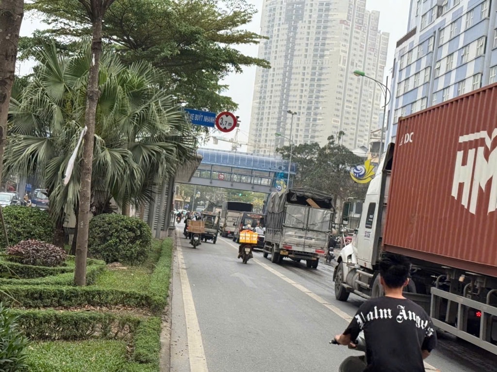 Bán nhà Lê Trọng Tấn - diện tích 171m2 1 tầng - Mặt phố kinh doanh sầm uất - giá 64,5 tỷ