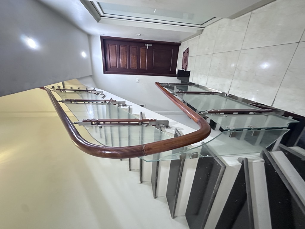 Bán nhà Đền Lừ - diện tích 55m2 5 tầng - Ô tô tránh - giá 29,9 tỷ