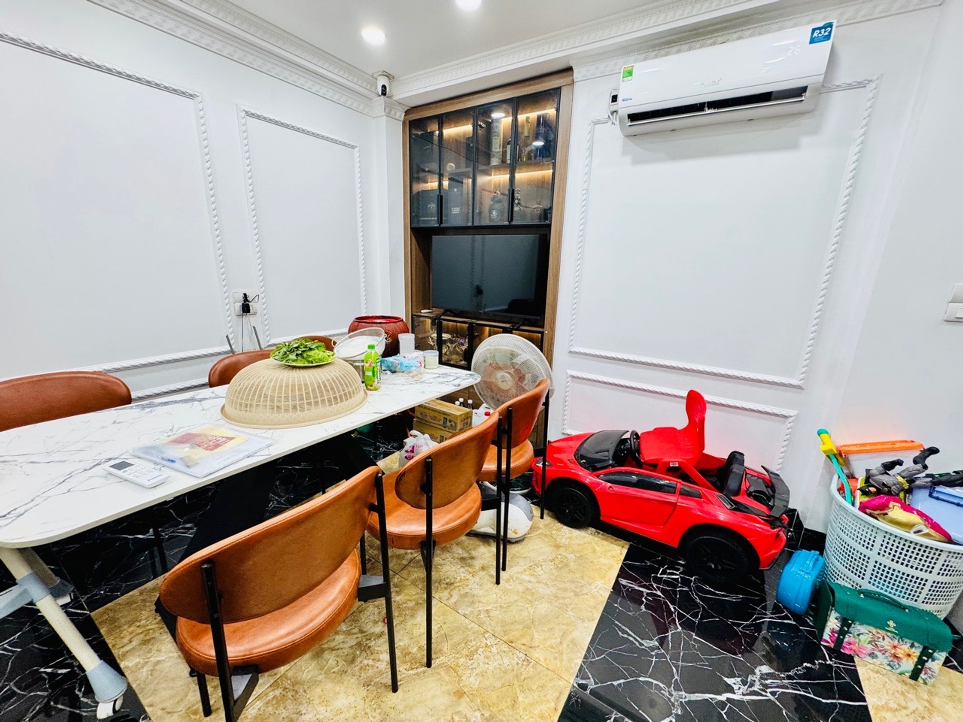 Bán nhà Tây Sơn - diện tích 48m2 6 tầng - Ô tô VF3 đỗ gần cửa - giá 11,6 tỷ