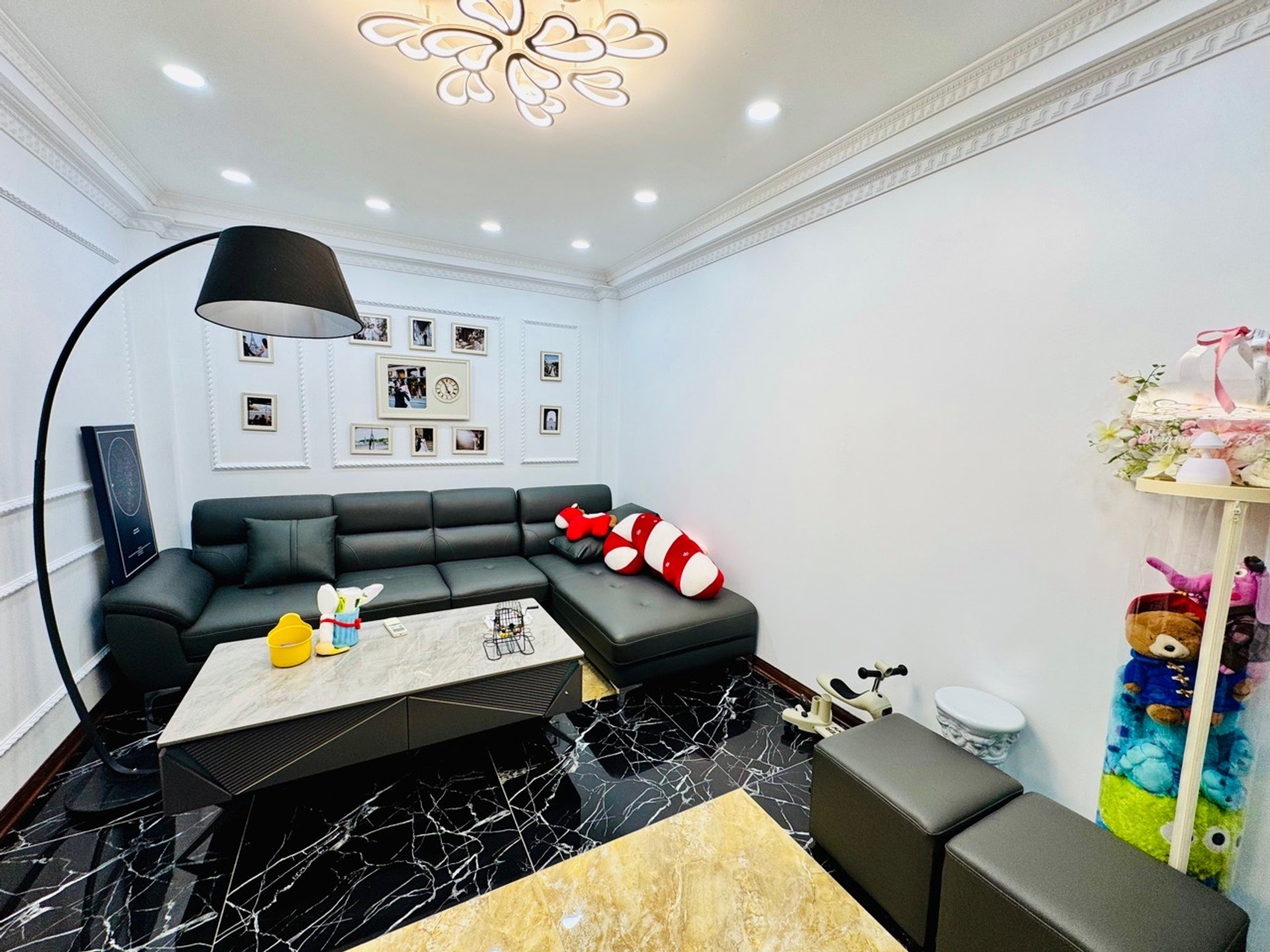 Bán nhà Tây Sơn - diện tích 48m2 6 tầng - Ô tô VF3 đỗ gần cửa - giá 11,6 tỷ