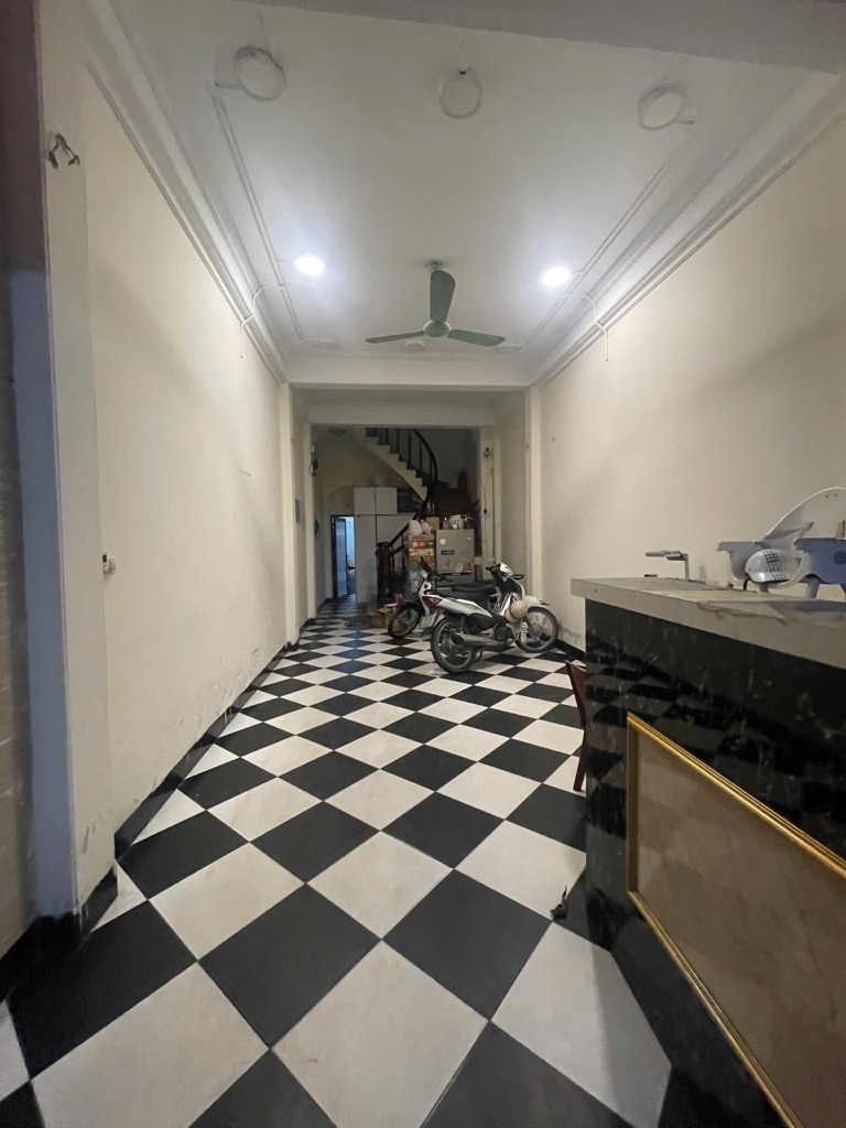 Bán nhà Láng Hạ - diện tích 118m2 4 tầng - 2 Mặt Ngõ - Ô Tô Tránh - giá 34 tỷ