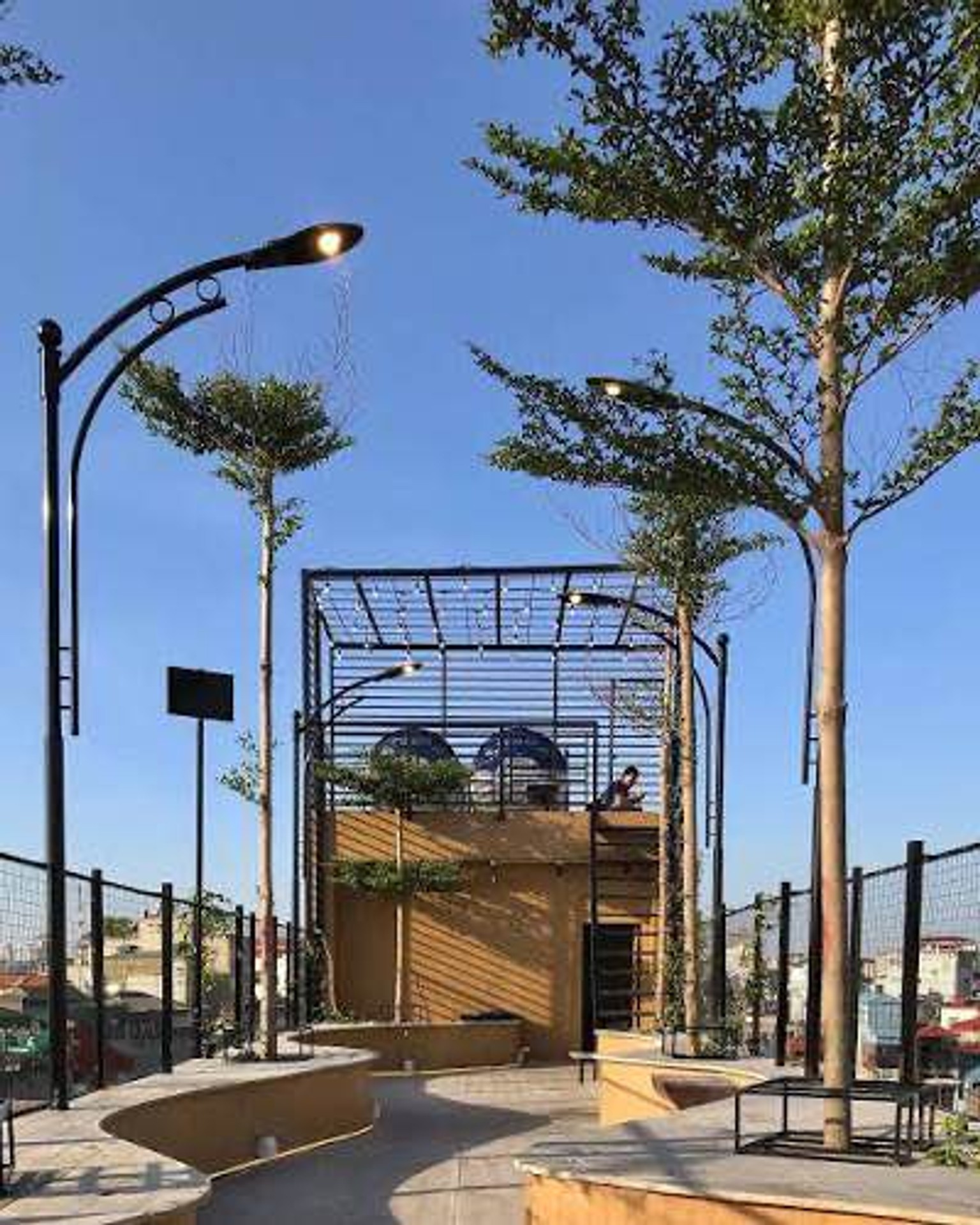 Bán nhà Khâm Thiên - diện tích 105m2 7 tầng - Lô góc 2 mặt thoáng - giá 55 tỷ