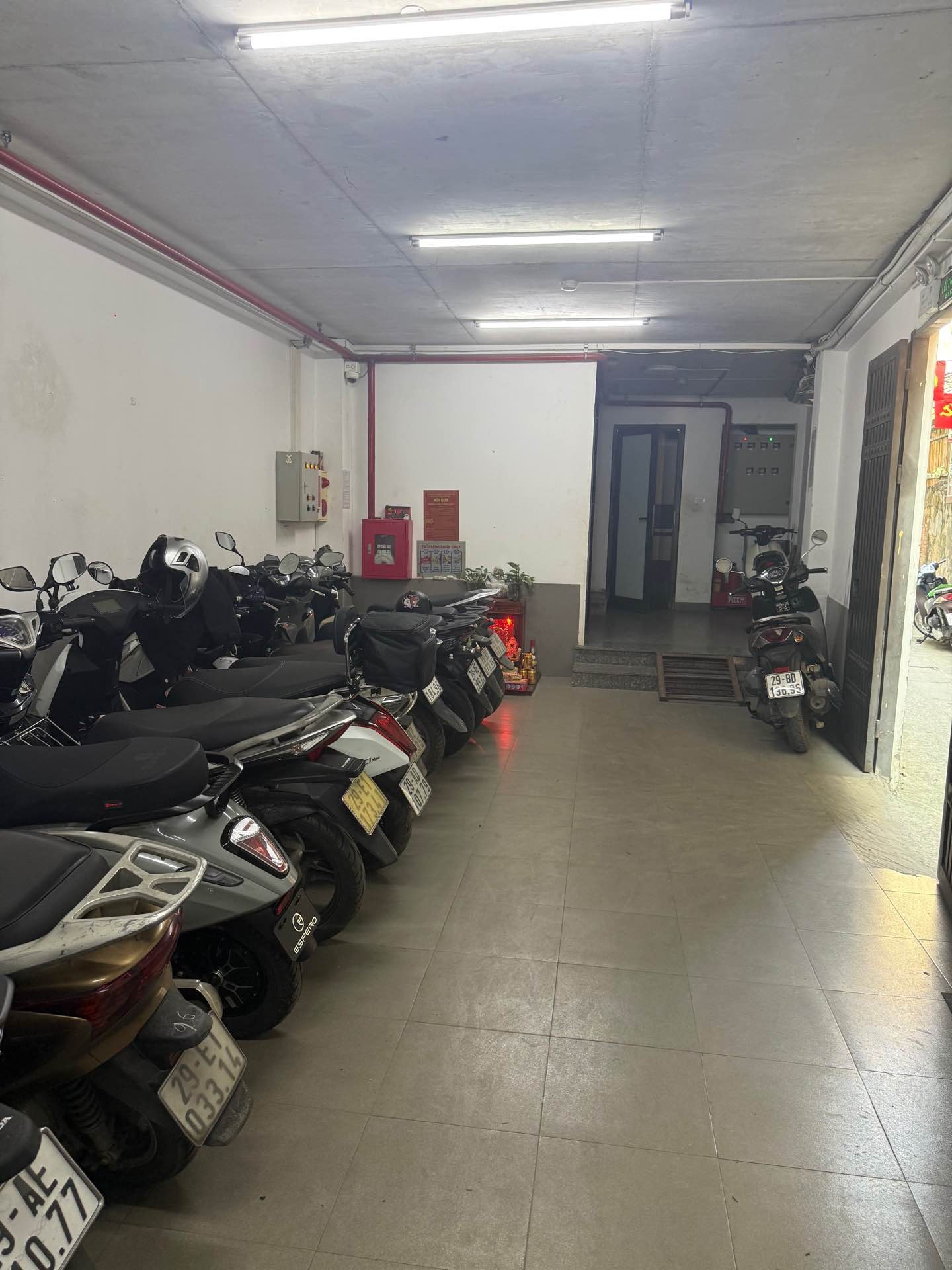 Bán nhà Khâm Thiên - diện tích 105m2 7 tầng - Lô góc 2 mặt thoáng - giá 55 tỷ