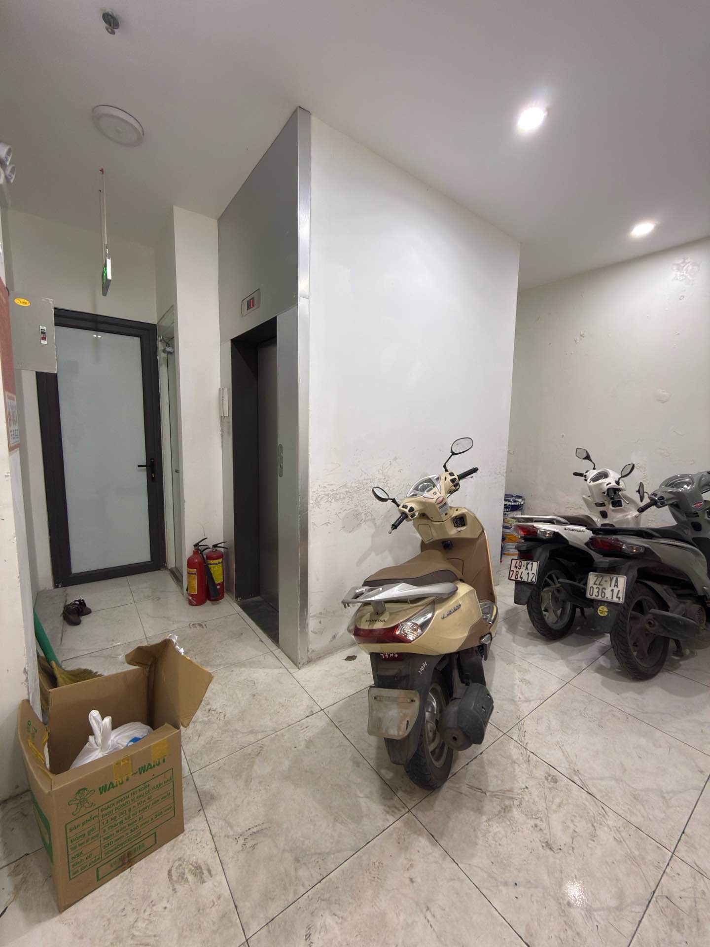 Bán nhà Lê Thanh Nghị - diện tích 38m2 5 tầng - Siêu hiếm, cho thuê 36 triệu - giá 9,95 tỷ
