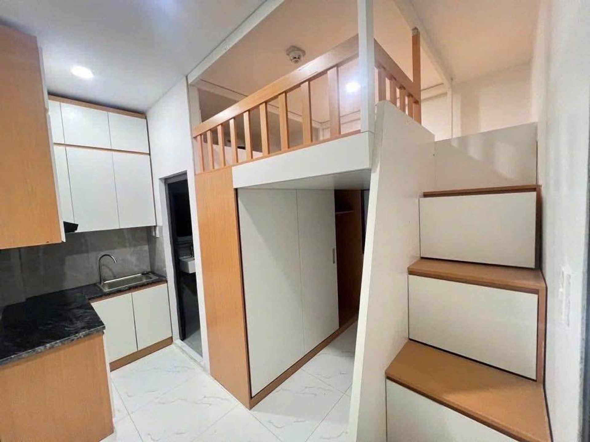 Bán nhà Lê Thanh Nghị - diện tích 38m2 5 tầng - Siêu hiếm, cho thuê 36 triệu - giá 9,95 tỷ