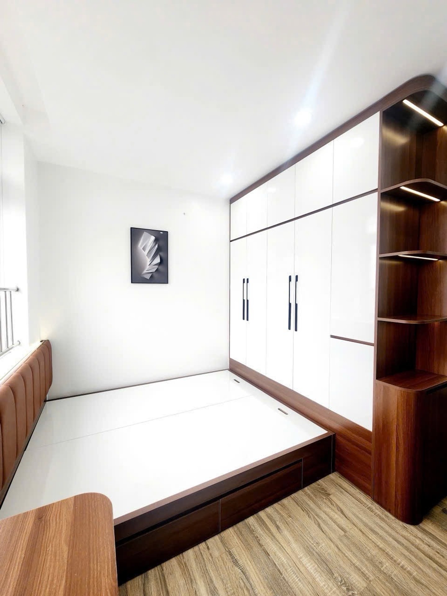 Bán nhà Giải Phóng - diện tích 90m2 1 tầng - Chung cư ngay mặt đường - giá 6,95 tỷ
