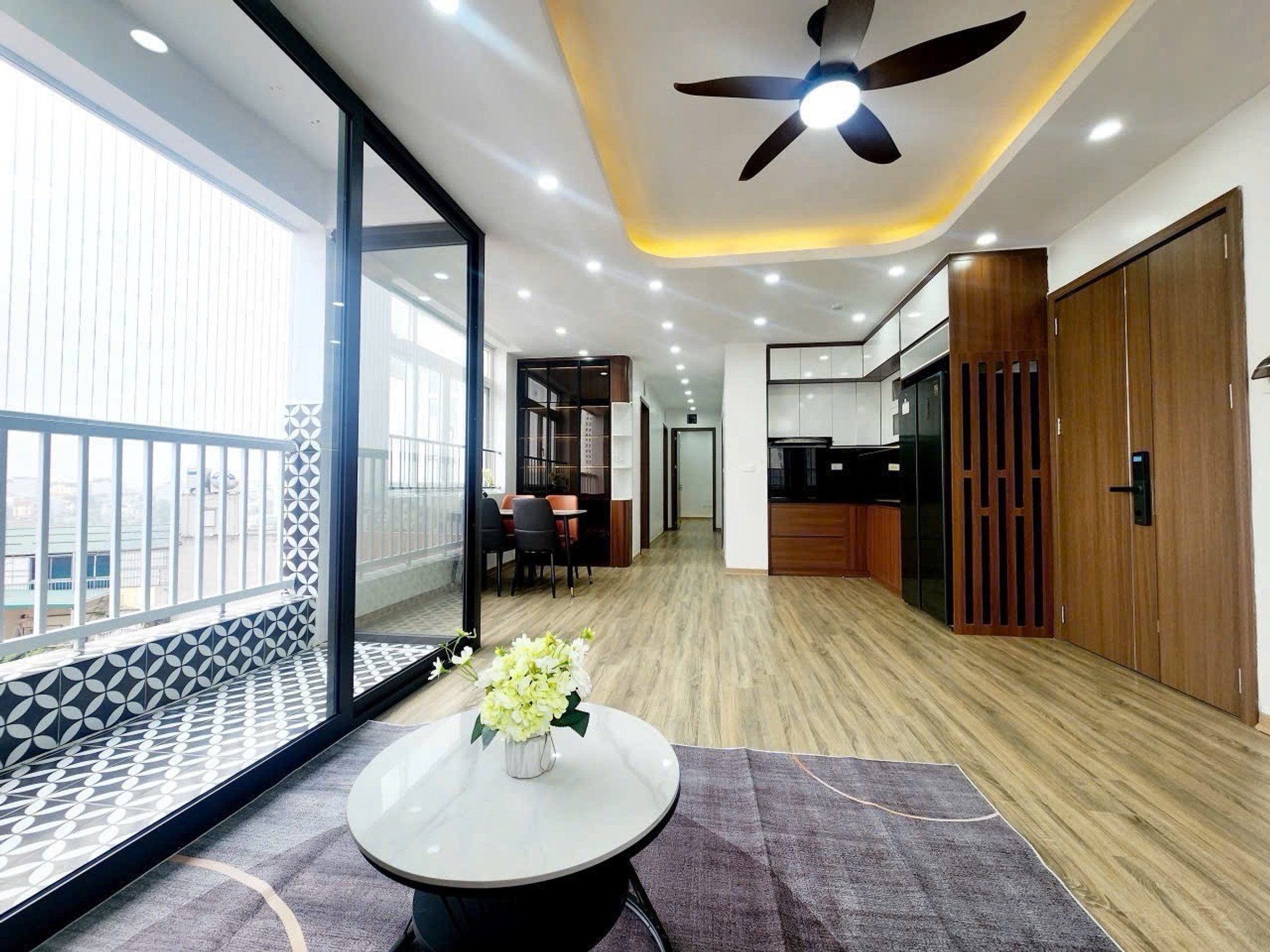 Bán nhà Giải Phóng - diện tích 90m2 1 tầng - Chung cư ngay mặt đường - giá 6,95 tỷ