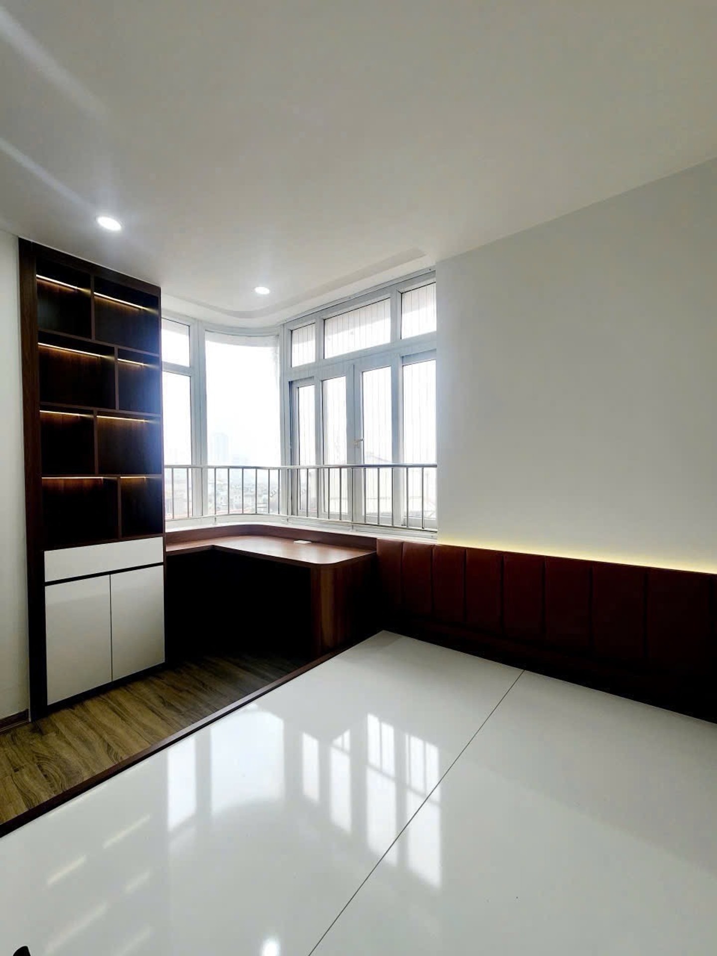 Bán nhà Giải Phóng - diện tích 90m2 1 tầng - Chung cư ngay mặt đường - giá 6,95 tỷ
