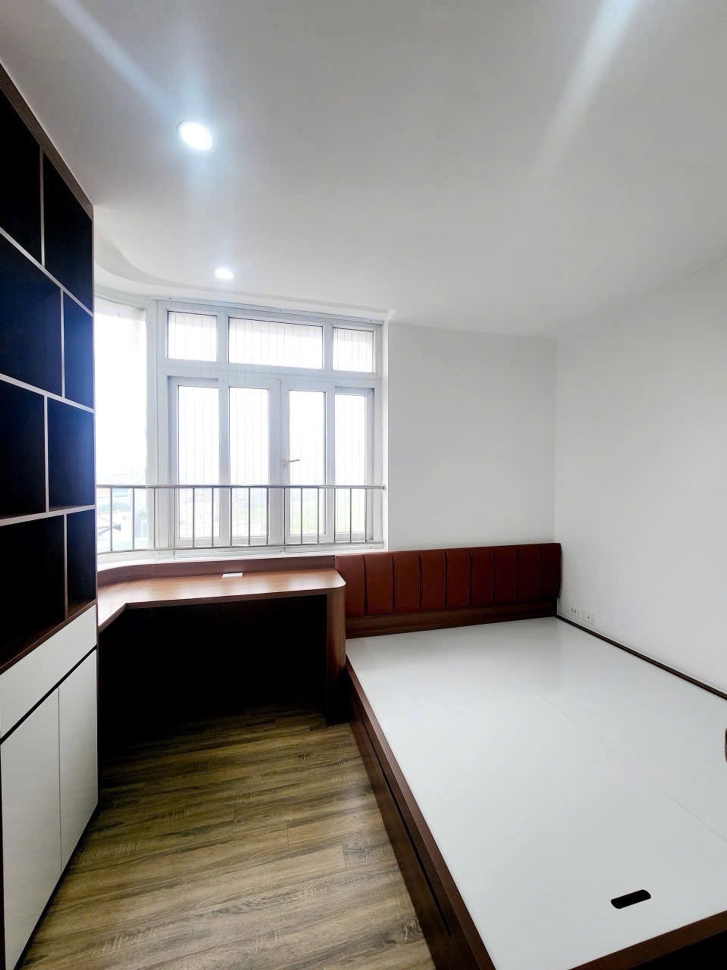 Bán nhà Giải Phóng - diện tích 90m2 1 tầng - Chung cư ngay mặt đường - giá 6,95 tỷ
