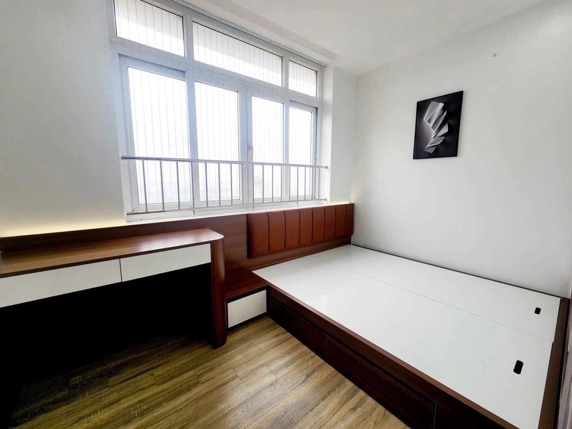 Bán nhà Giải Phóng - diện tích 90m2 1 tầng - Chung cư ngay mặt đường - giá 6,95 tỷ