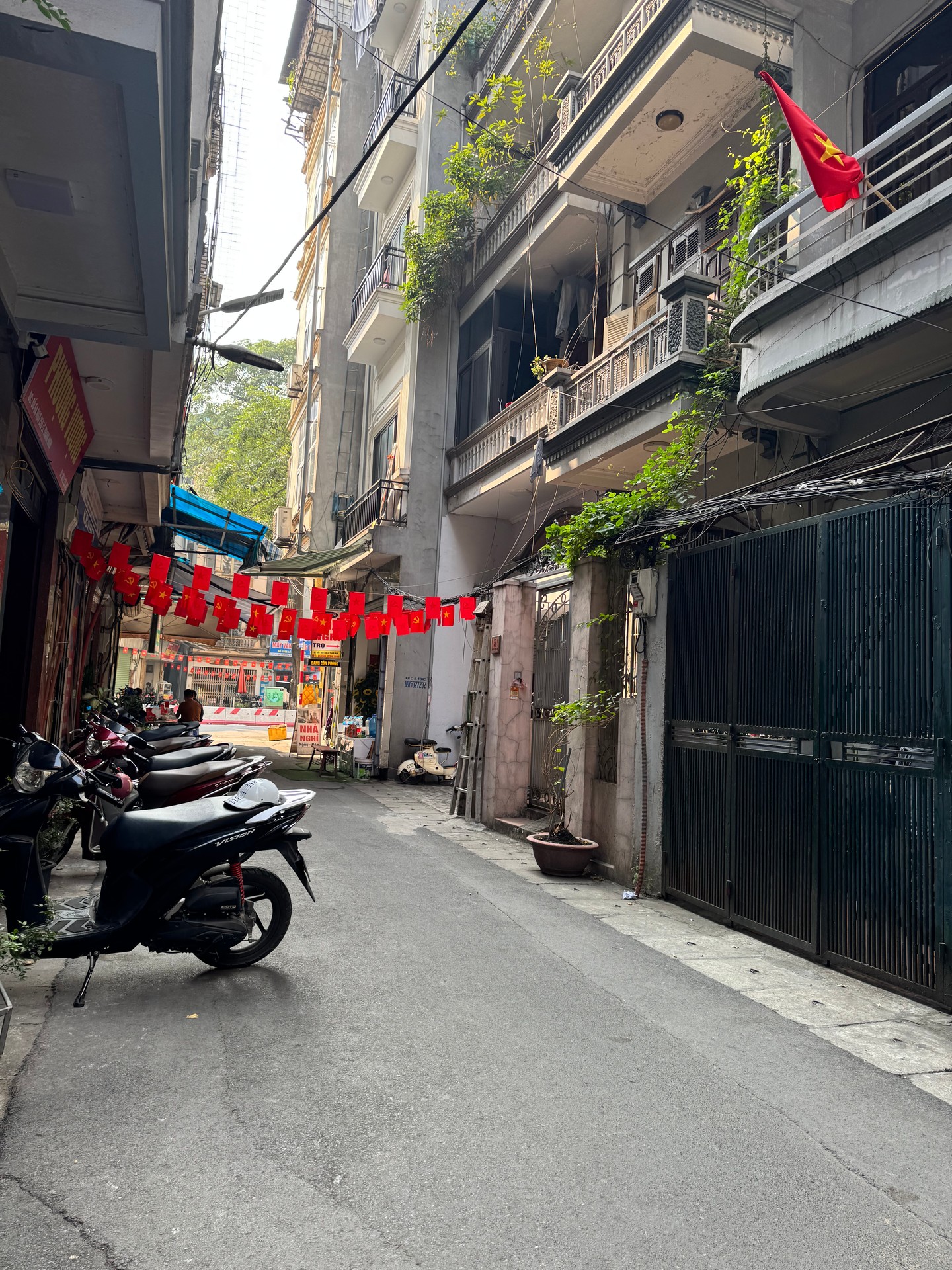 Bán nhà Lê Thanh Nghị - diện tích 64m2 4 tầng - Ô TÔ- 10MÉT RA PHỐ - giá 25,6 tỷ