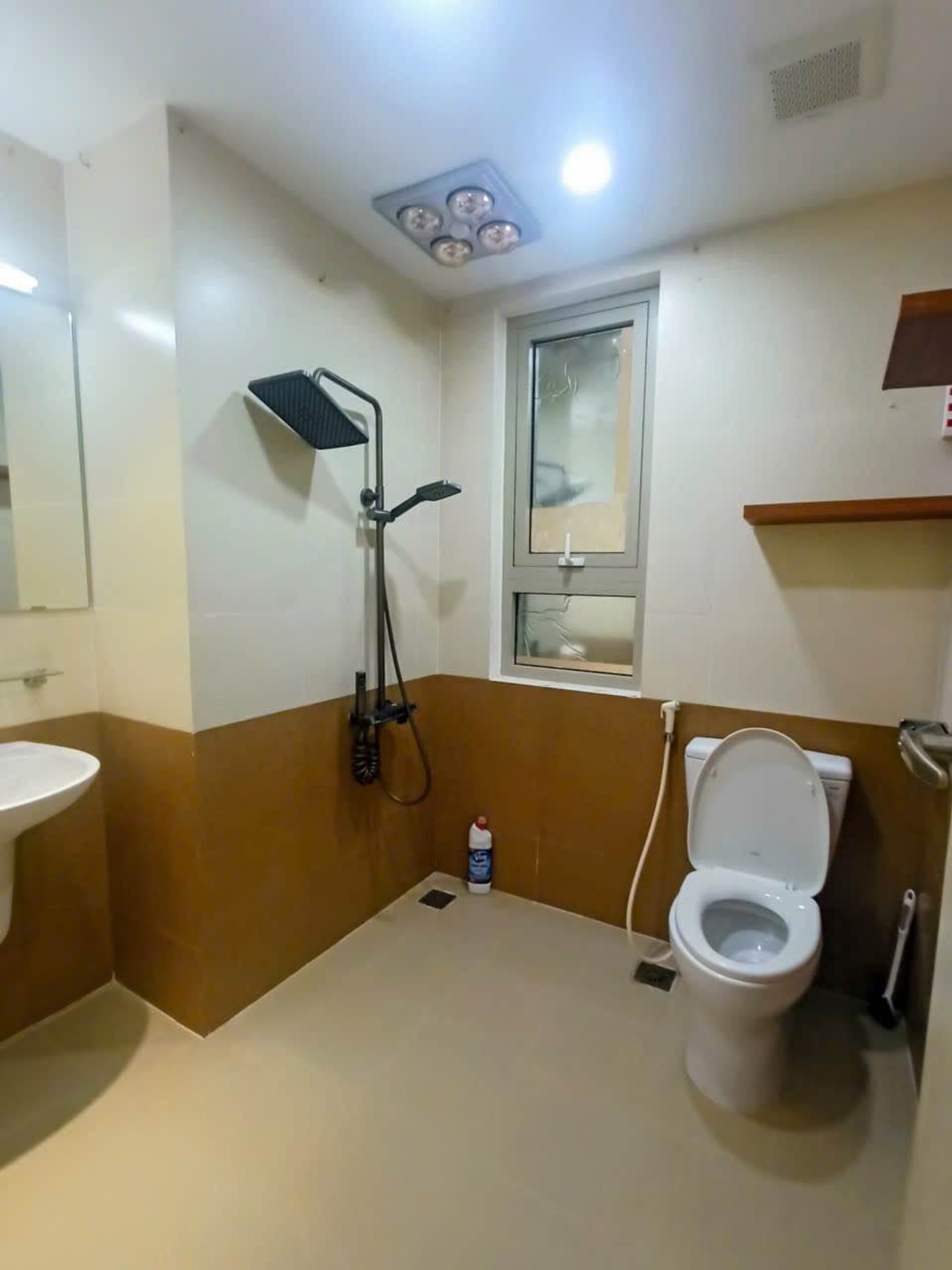 Bán nhà Nguyễn Đức Cảnh - diện tích 98m2 1 tầng - Lô góc thoáng sáng - giá 8,8 tỷ
