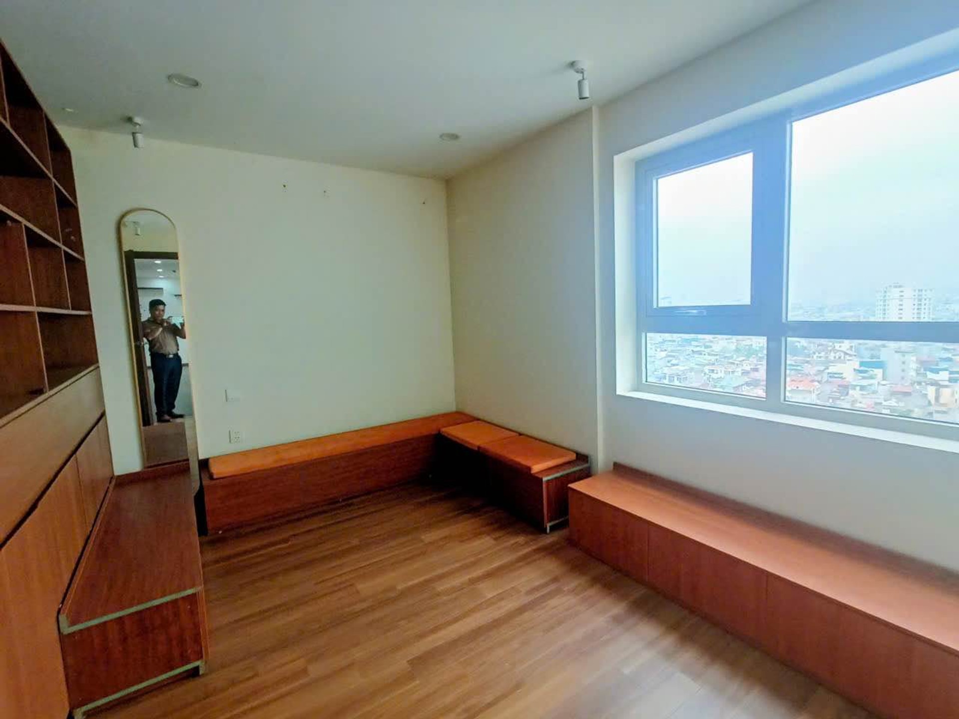 Bán nhà Nguyễn Đức Cảnh - diện tích 98m2 1 tầng - Lô góc thoáng sáng - giá 8,8 tỷ