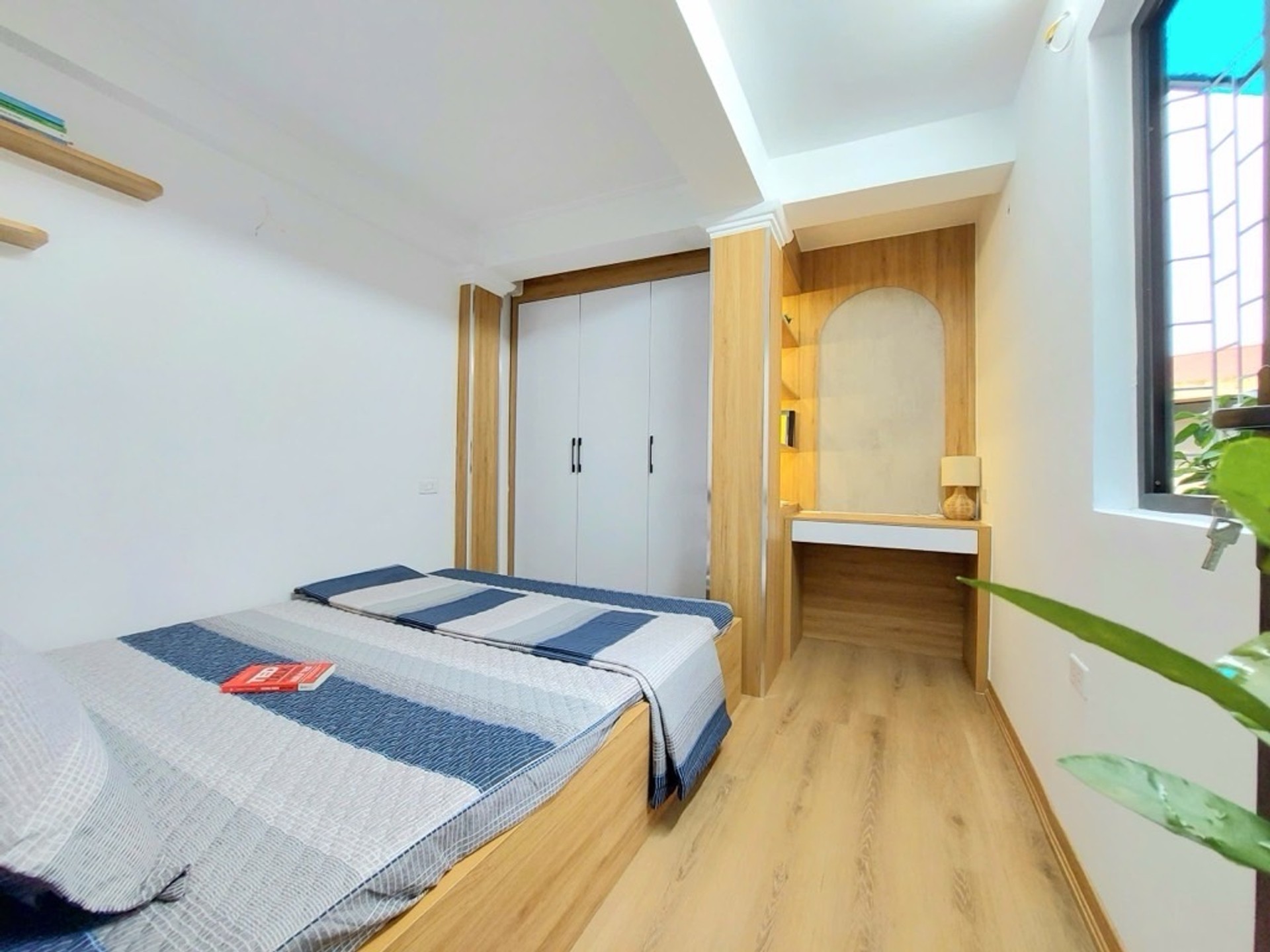Bán nhà Hai Bà Trưng - diện tích 23m2 5 tầng - Lô góc hai mặt tiền - giá 4,3 tỷ