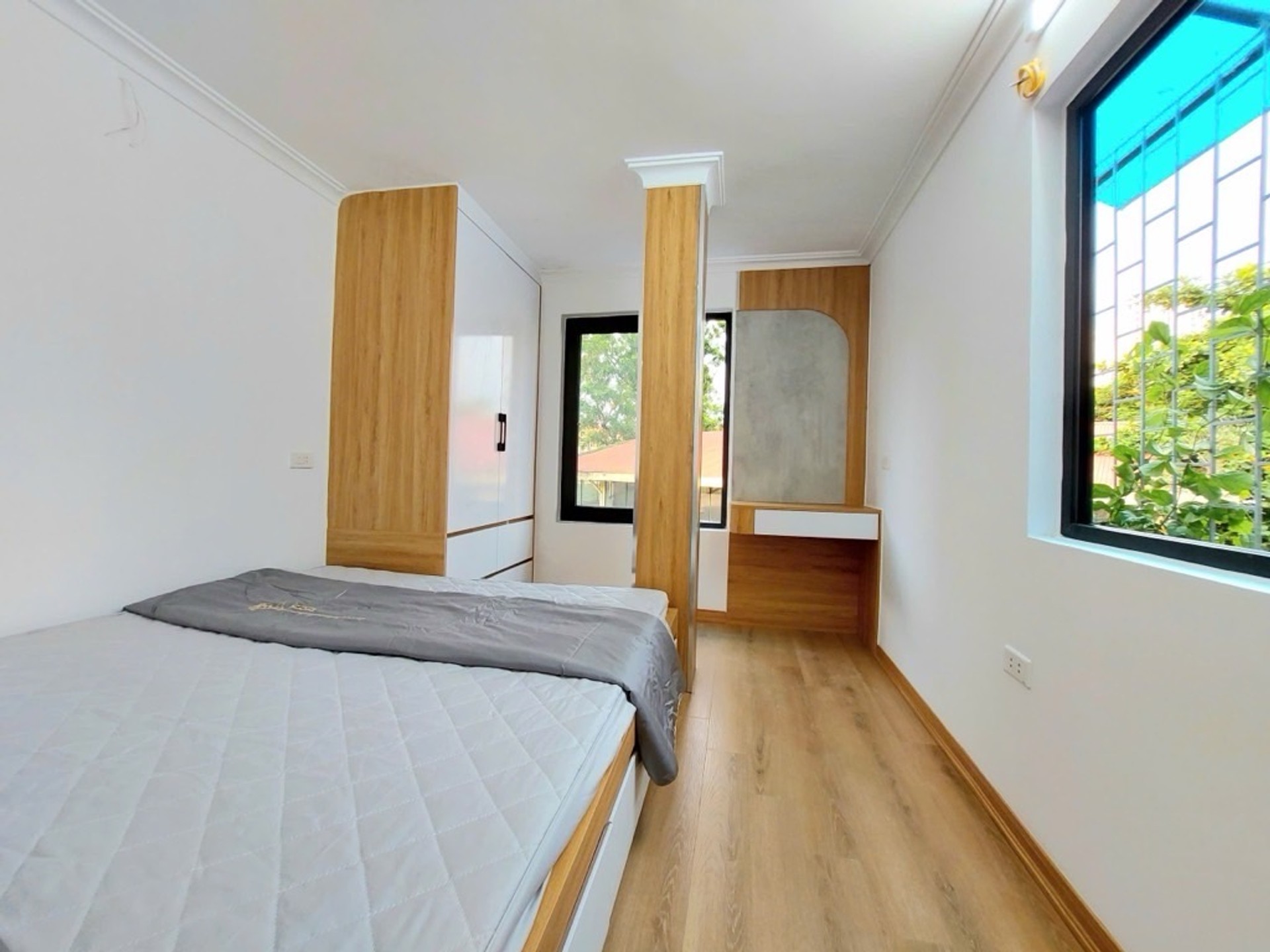 Bán nhà Hai Bà Trưng - diện tích 23m2 5 tầng - Lô góc hai mặt tiền - giá 4,3 tỷ