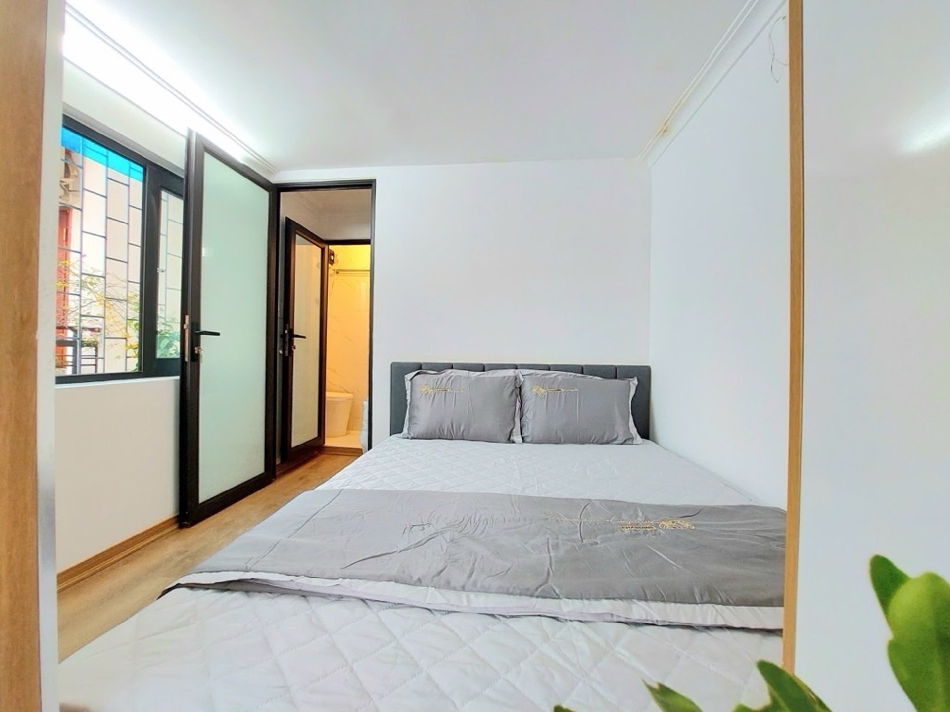 Bán nhà Hai Bà Trưng - diện tích 23m2 5 tầng - Lô góc hai mặt tiền - giá 4,3 tỷ