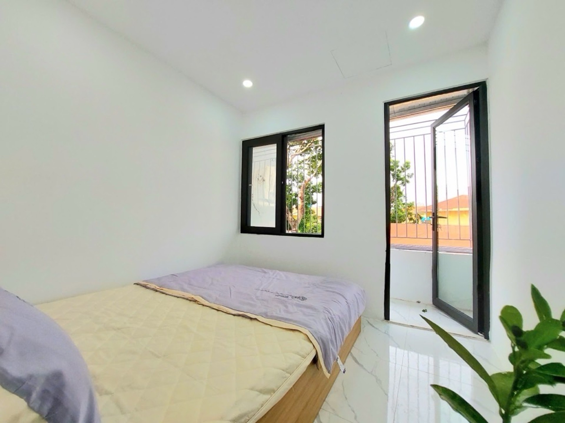 Bán nhà Hai Bà Trưng - diện tích 23m2 5 tầng - Lô góc hai mặt tiền - giá 4,3 tỷ