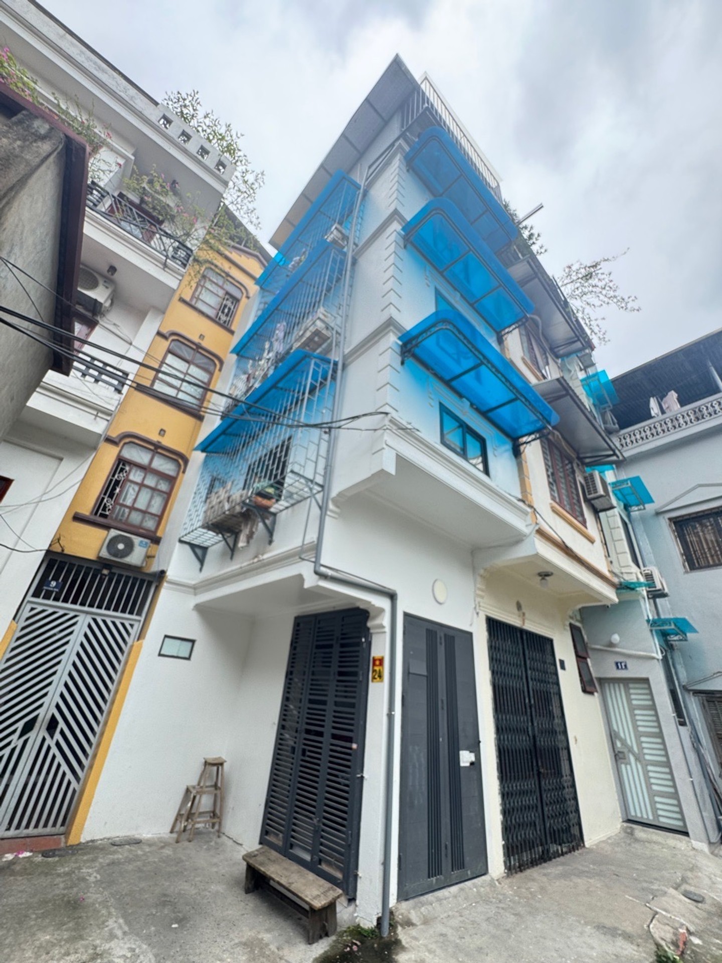 Bán nhà Hai Bà Trưng - diện tích 23m2 5 tầng - Lô góc hai mặt tiền - giá 4,3 tỷ