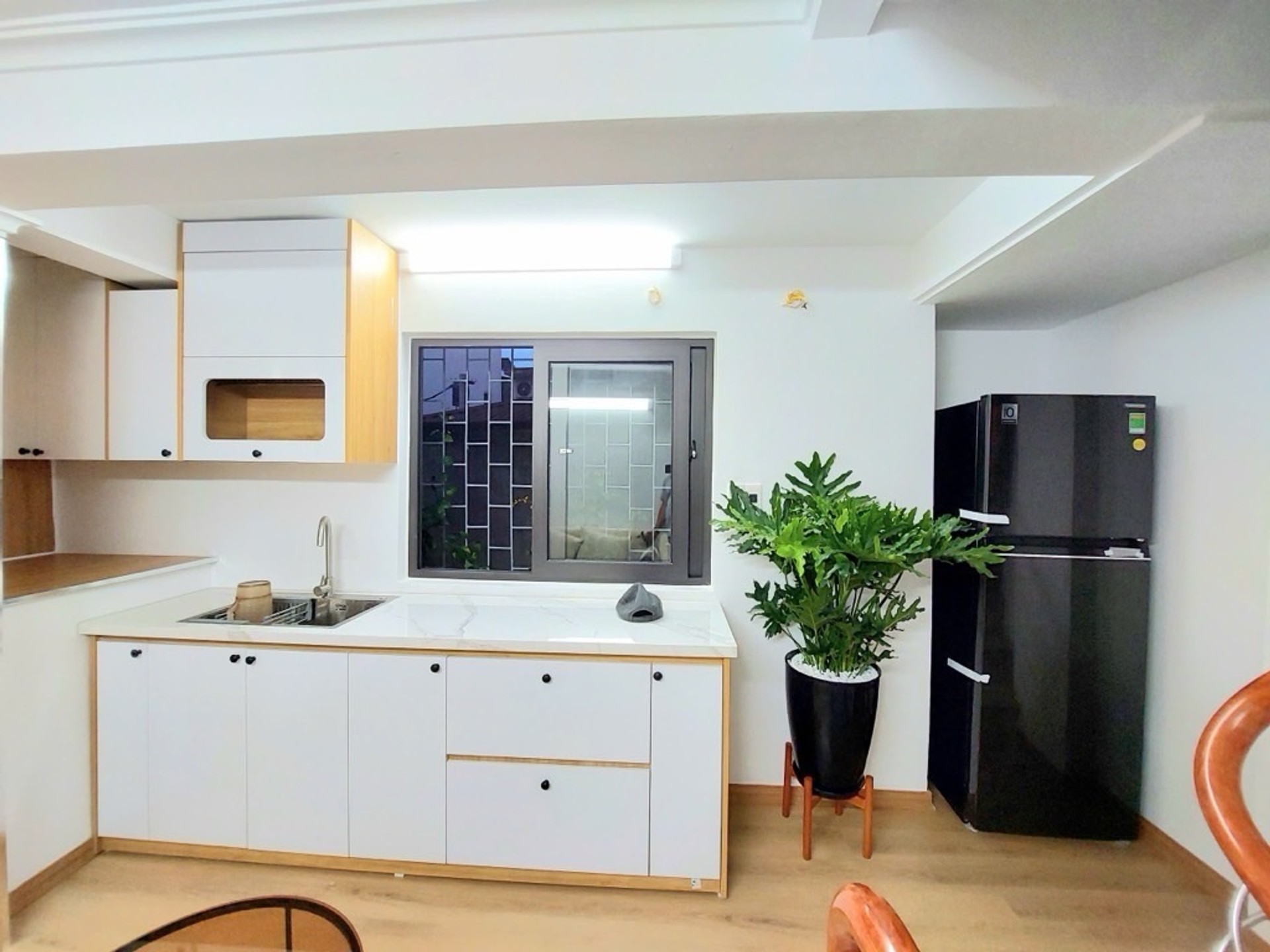 Bán nhà Hai Bà Trưng - diện tích 23m2 5 tầng - Lô góc hai mặt tiền - giá 4,3 tỷ