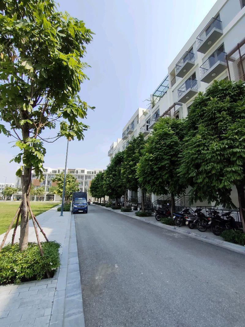 Bán nhà Nguyễn Xiển - diện tích 76m2 5 tầng - Sổ đỏ chính chủ - giá 31,5 tỷ