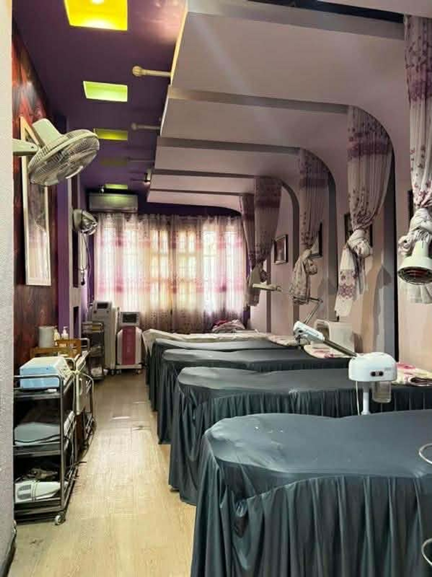 Bán nhà Khâm Thiên - diện tích 97m2 5 tầng - Mặt phố sầm uất - giá 55 tỷ