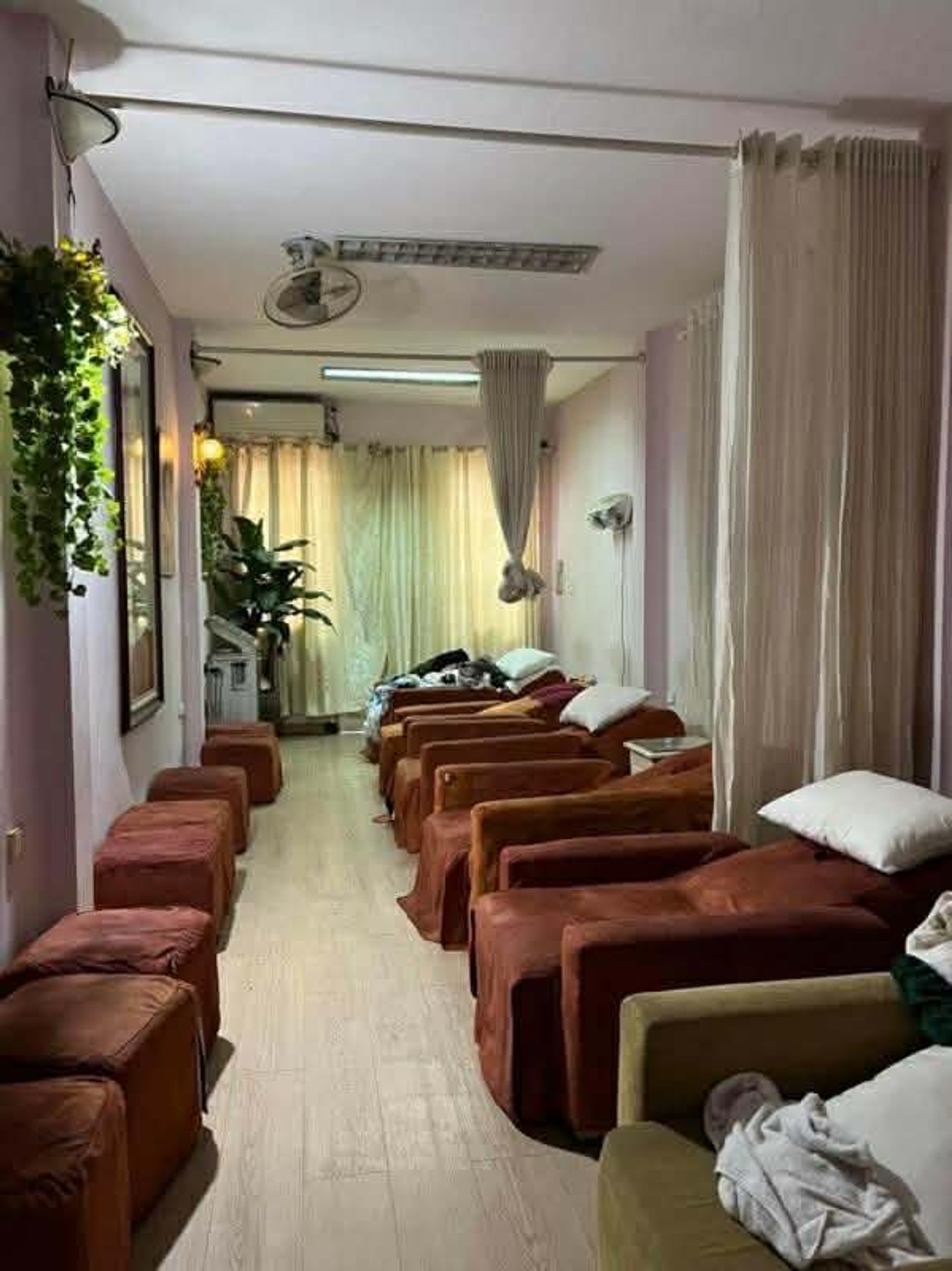 Bán nhà Khâm Thiên - diện tích 97m2 5 tầng - Mặt phố sầm uất - giá 55 tỷ