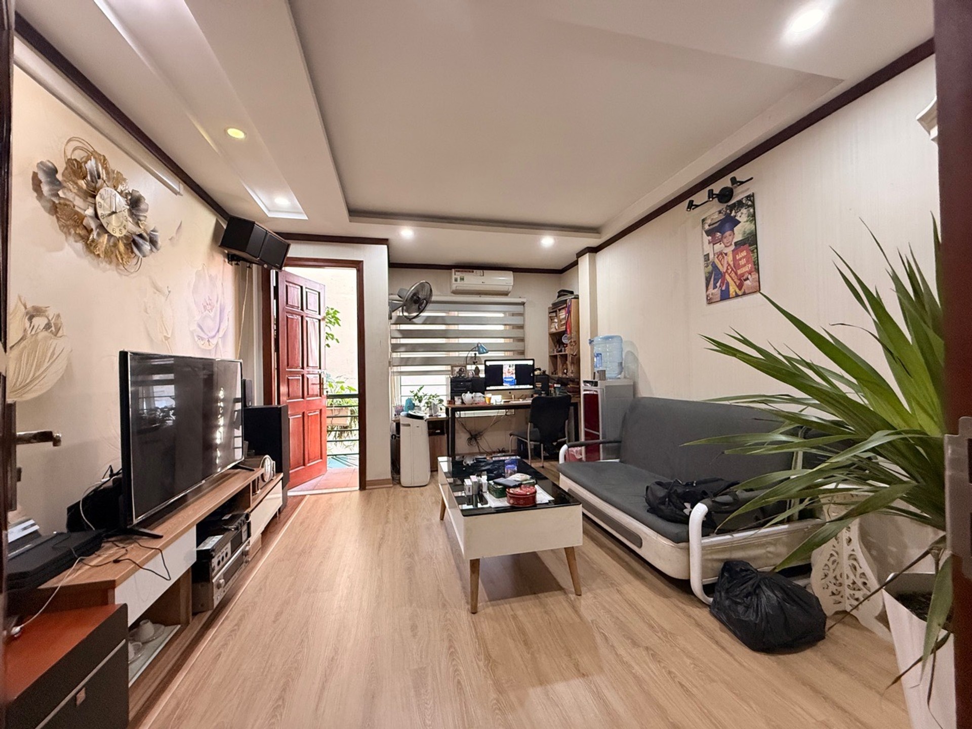 Bán nhà Trương Định - diện tích 31m2 5 tầng - Ô tô đỗ cổng - giá 8,5 tỷ