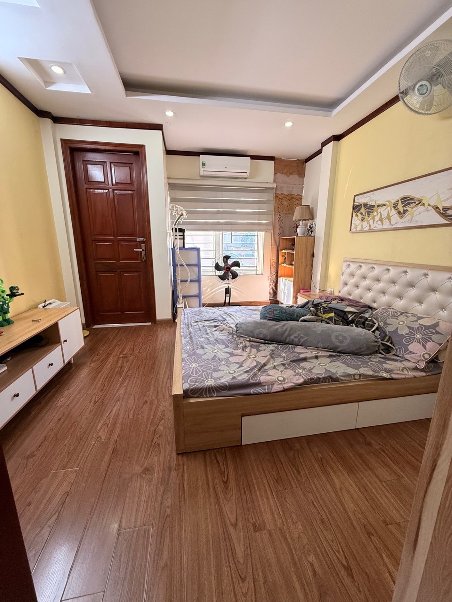 Bán nhà Trương Định - diện tích 31m2 5 tầng - Ô tô đỗ cổng - giá 8,5 tỷ