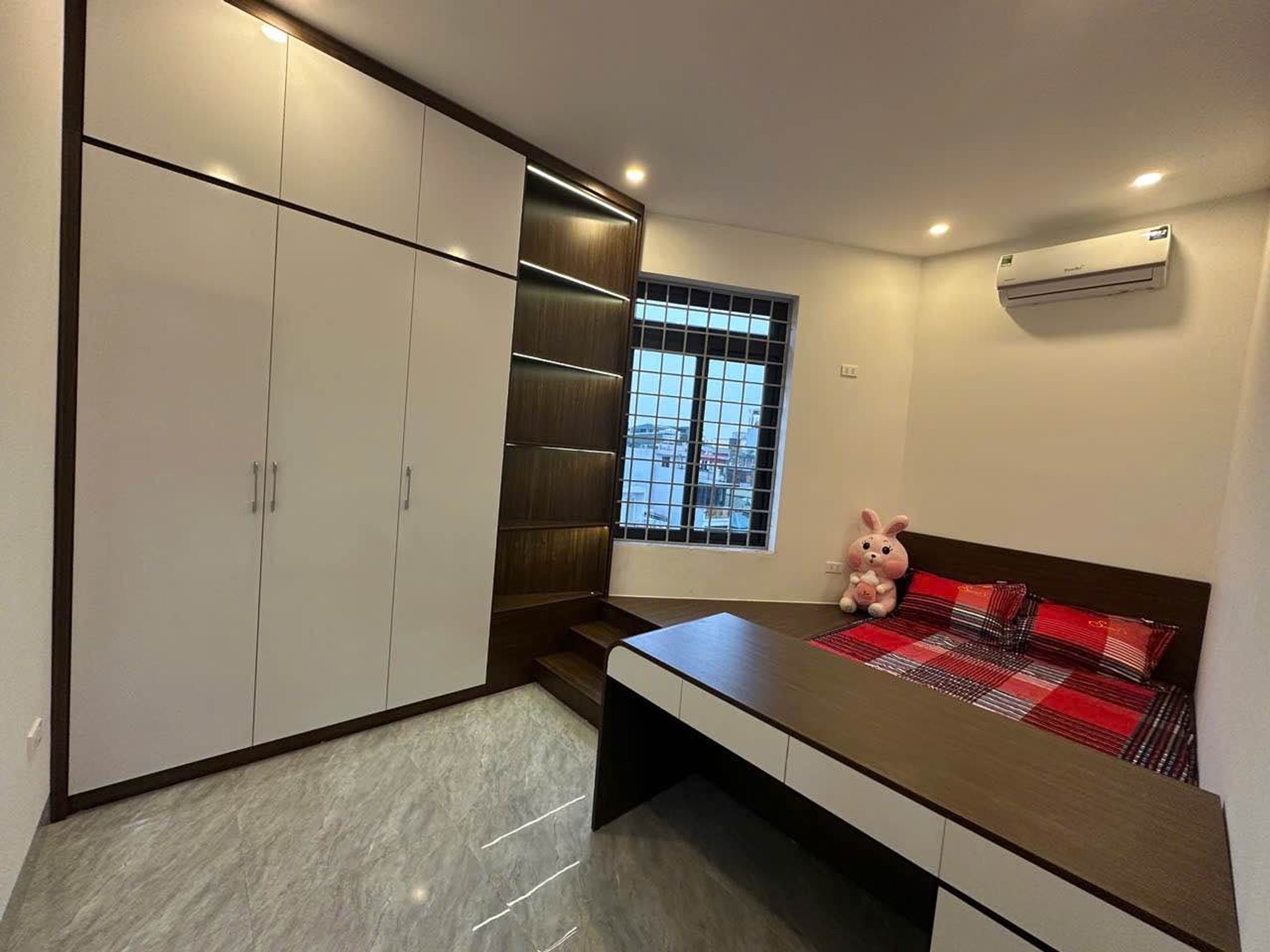 Bán nhà Thanh Nhàn - diện tích 78m2 6 tầng - Lô góc, ánh sáng tự nhiên - giá 5,5 tỷ