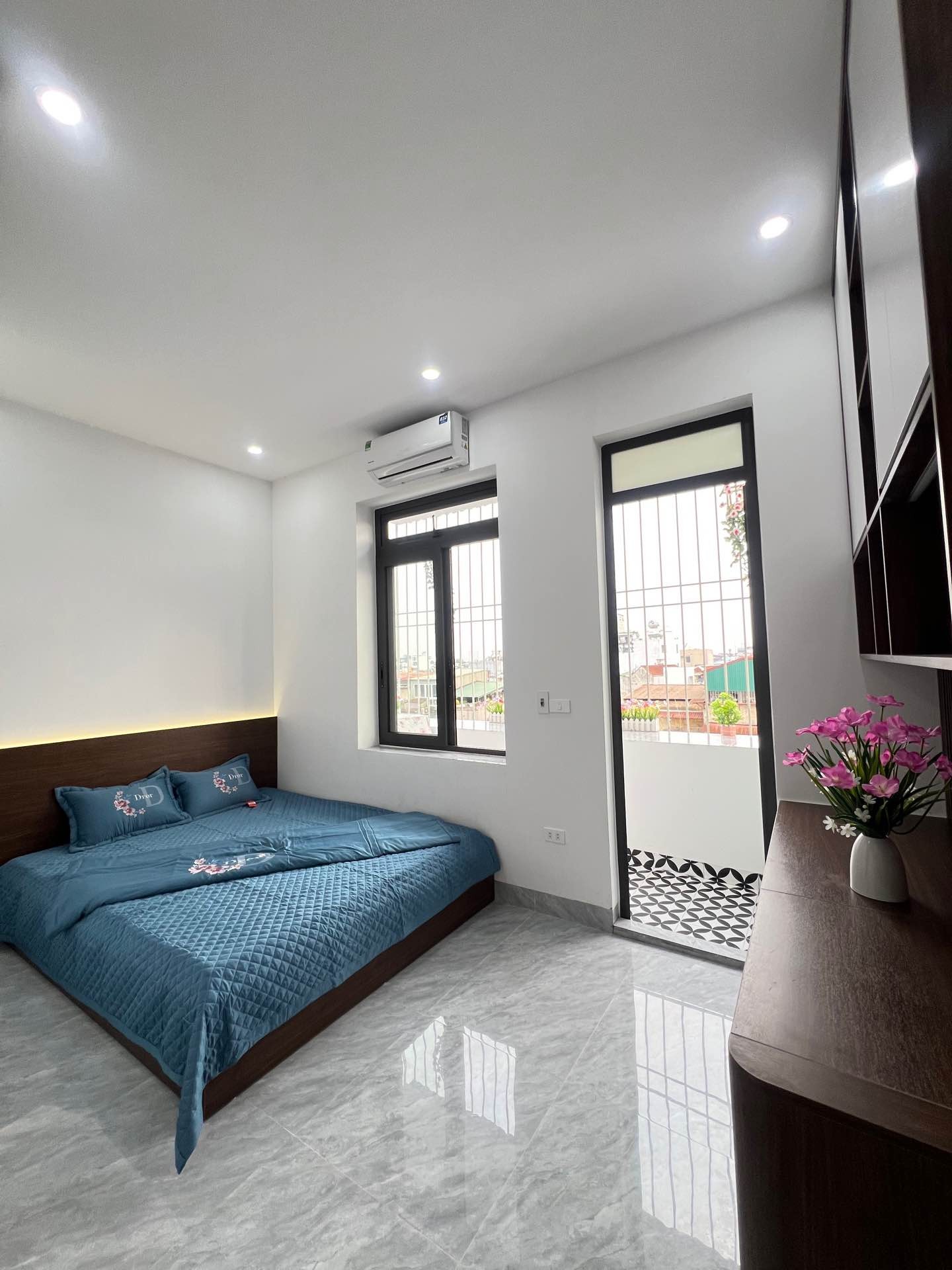 Bán nhà Thanh Nhàn - diện tích 78m2 6 tầng - Lô góc, ánh sáng tự nhiên - giá 5,5 tỷ