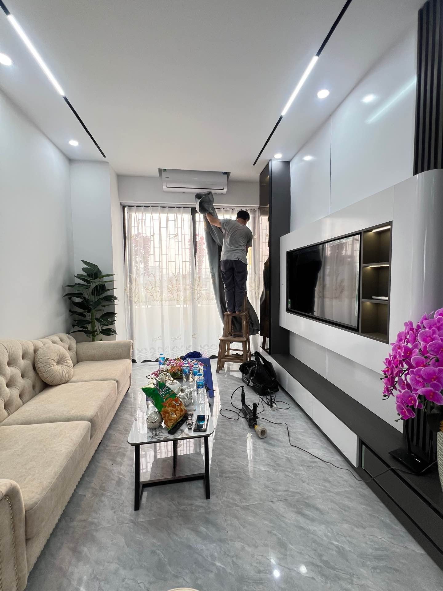 Bán nhà Thanh Nhàn - diện tích 78m2 6 tầng - Lô góc, ánh sáng tự nhiên - giá 5,5 tỷ