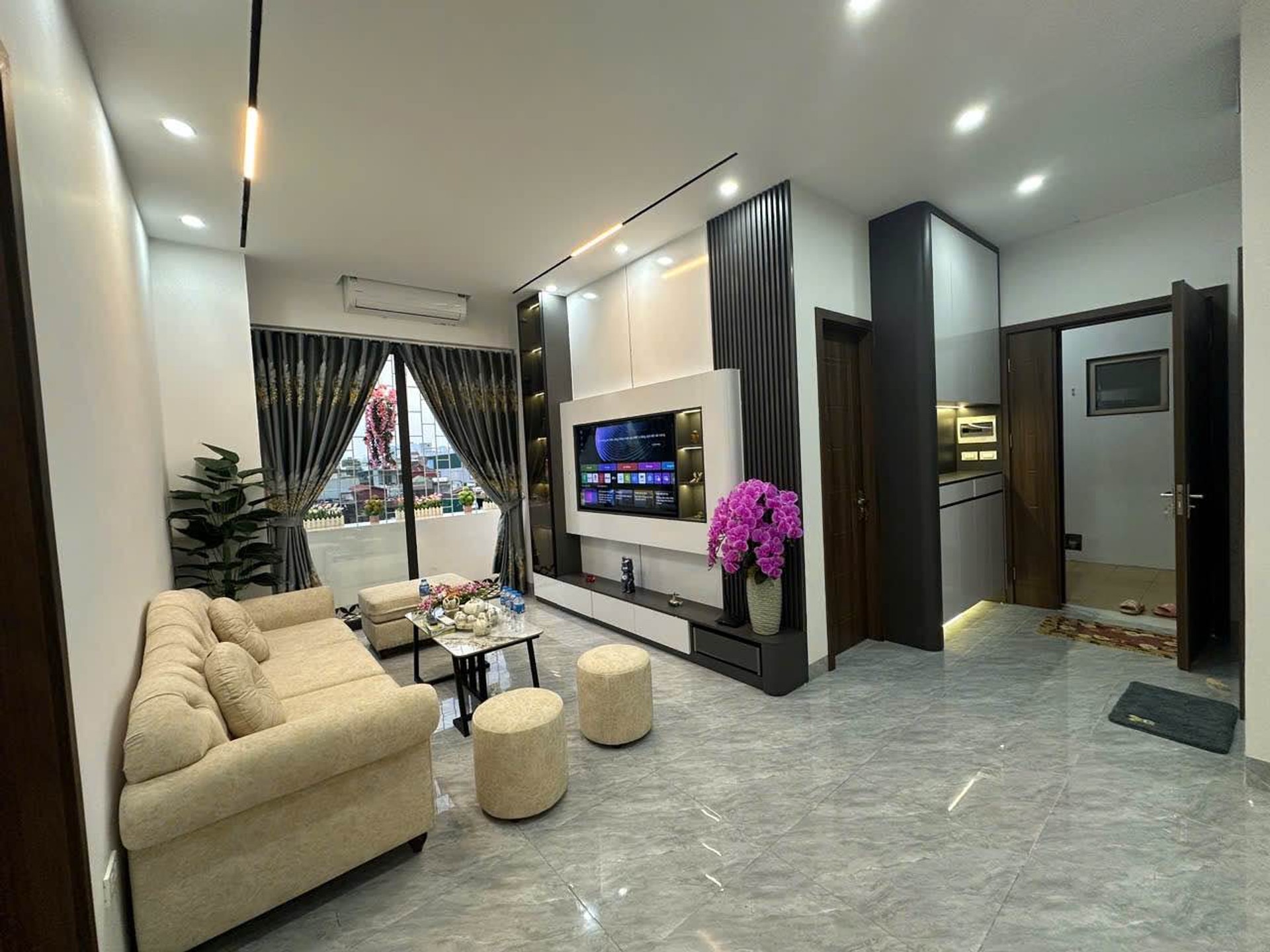 Bán nhà Thanh Nhàn - diện tích 78m2 6 tầng - Lô góc, ánh sáng tự nhiên - giá 5,5 tỷ