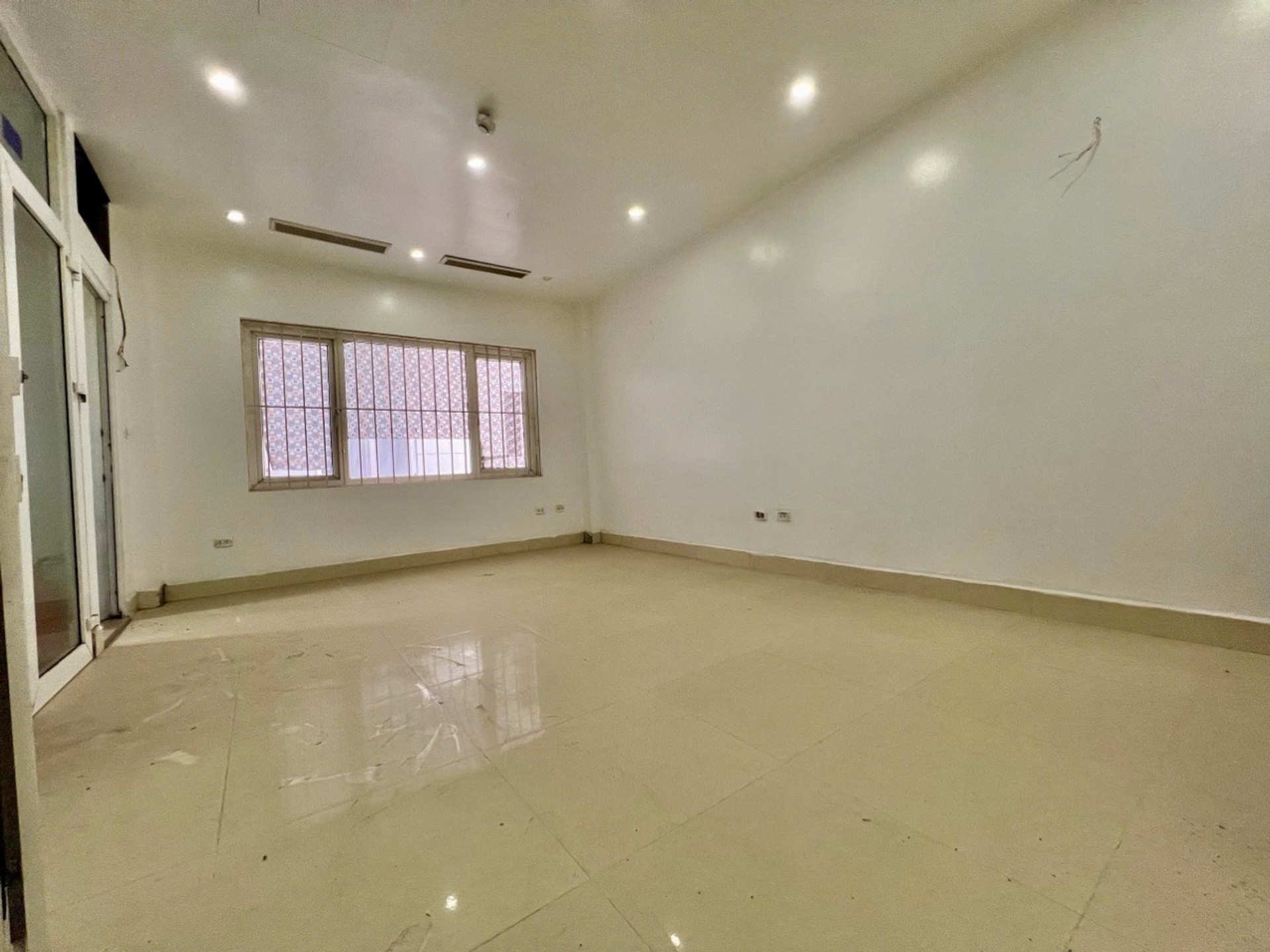 Bán nhà Hoàng Mai - diện tích 106m2 9 tầng - Mặt phố lô góc - giá 56 tỷ