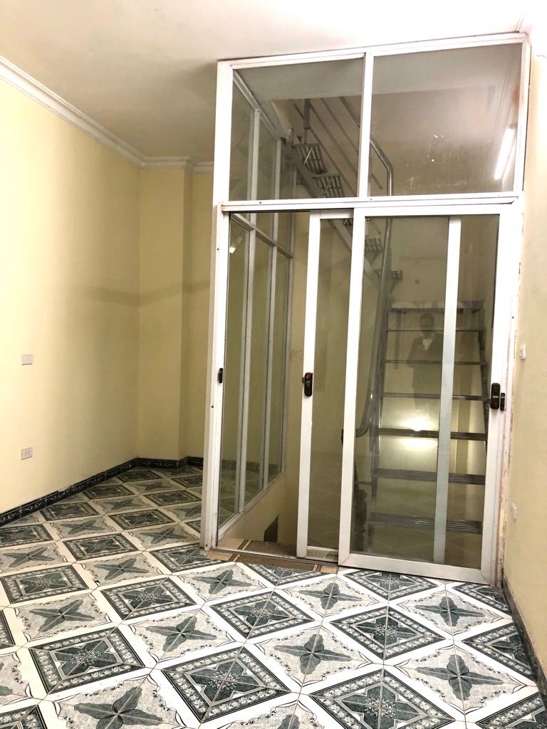 Bán nhà Hồng Mai - diện tích 23m2 4 tầng - Ô tô đỗ cách nhà 40m - giá 8,4 tỷ