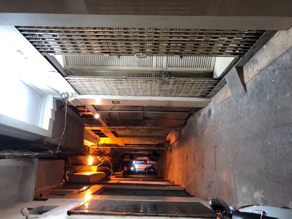 Bán nhà Hồng Mai - diện tích 23m2 4 tầng - Ô tô đỗ cách nhà 40m - giá 8,4 tỷ
