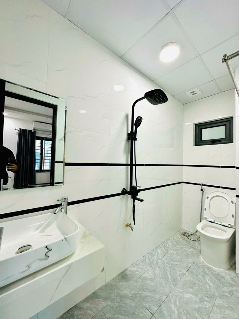 Bán nhà Mạc Thị Bưởi - diện tích 107.1m2 7 tầng - Bốn mặt thoáng - giá 38,6 tỷ