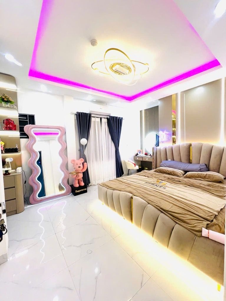 Bán nhà Mạc Thị Bưởi - diện tích 107.1m2 7 tầng - Bốn mặt thoáng - giá 38,6 tỷ