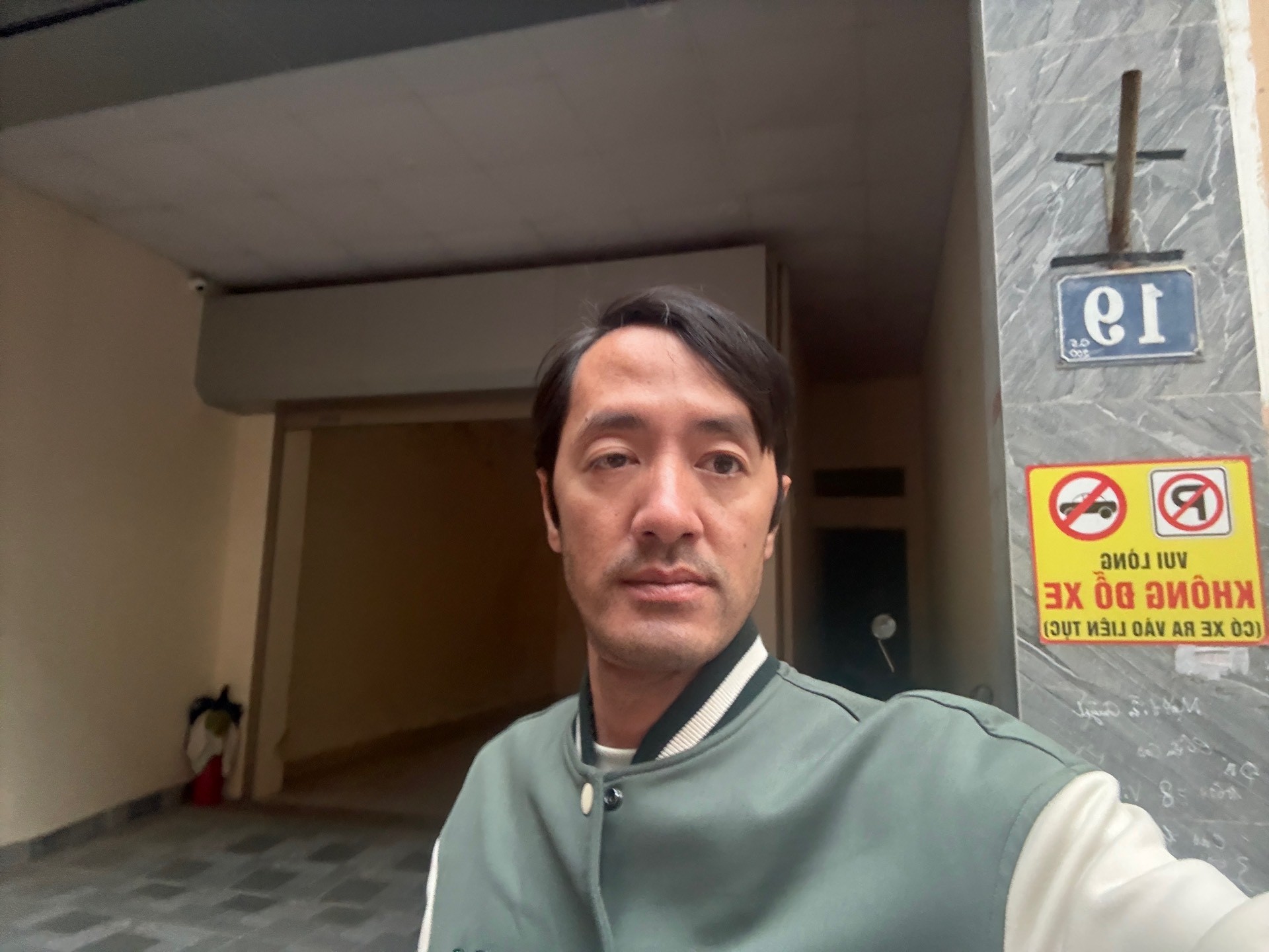 Bán nhà Hoàng Văn Thái - diện tích 99m2 2 tầng - Lô góc, ô tô tránh - giá 34,9 tỷ