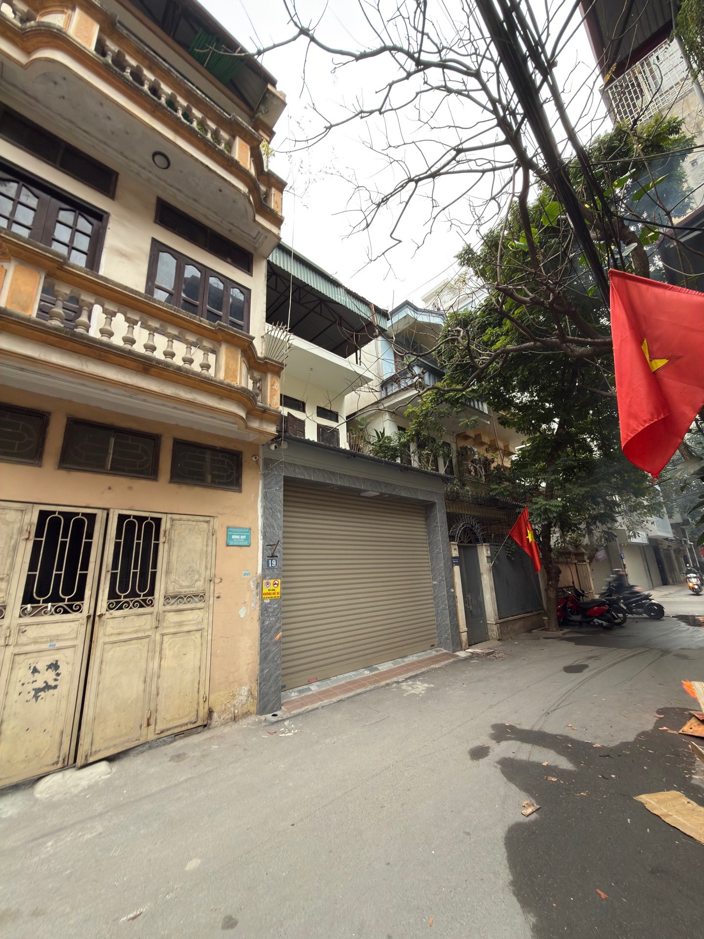 Bán nhà Hoàng Văn Thái - diện tích 99m2 2 tầng - Lô góc, ô tô tránh - giá 34,9 tỷ