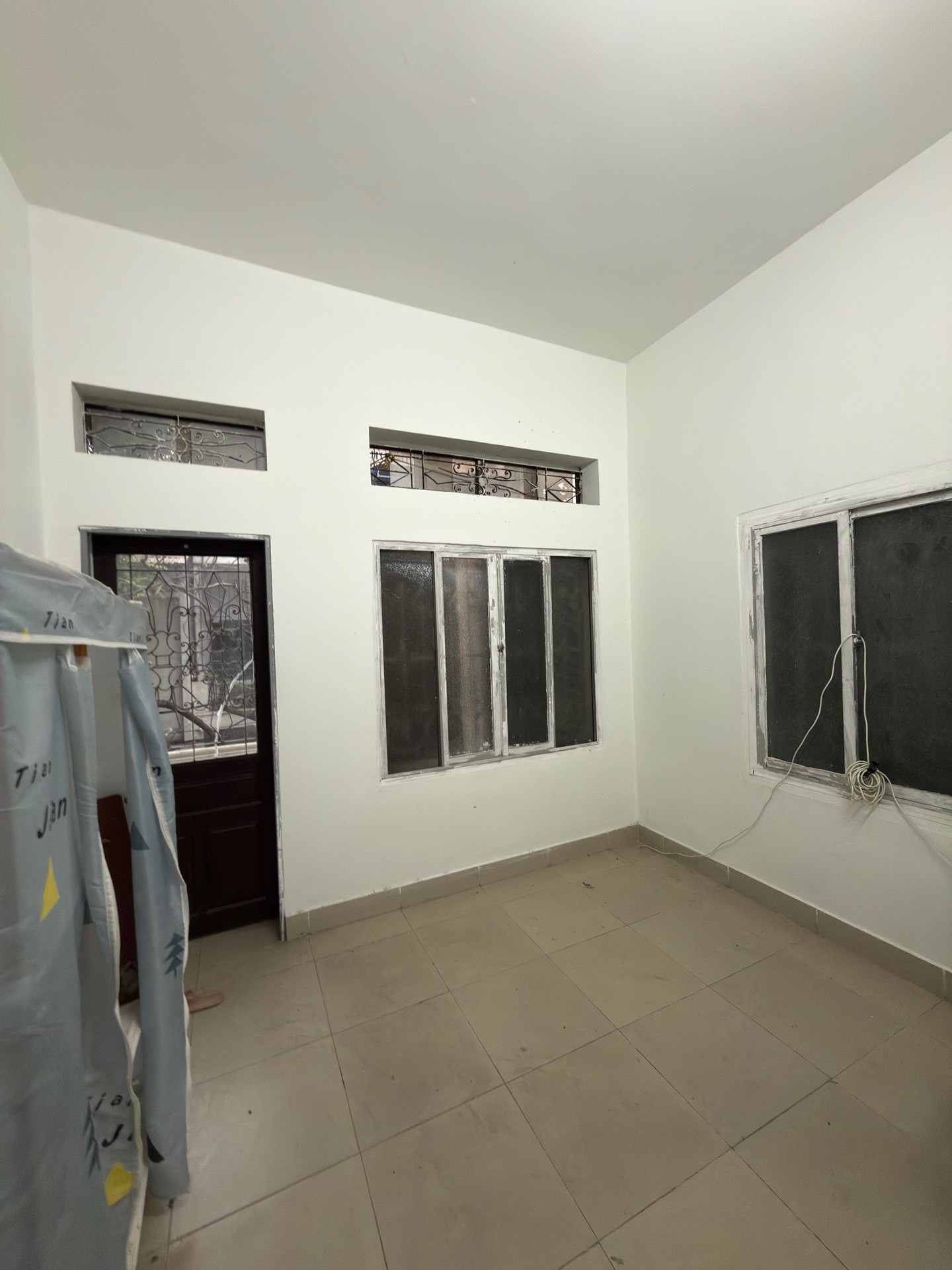 Bán nhà Hoàng Văn Thái - diện tích 99m2 2 tầng - Lô góc, ô tô tránh - giá 34,9 tỷ