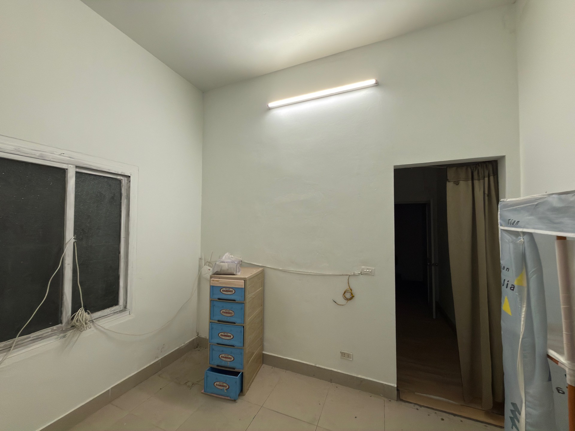 Bán nhà Hoàng Văn Thái - diện tích 99m2 2 tầng - Lô góc, ô tô tránh - giá 34,9 tỷ