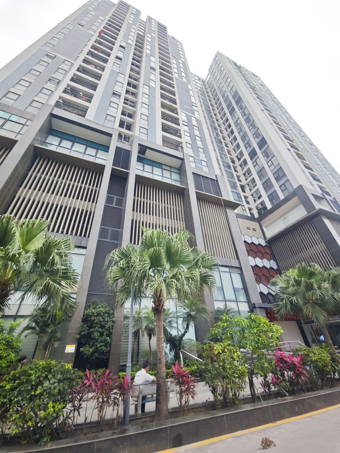 Bán nhà Phạm Tu - diện tích 85m2 11 tầng - Căn hộ lô góc - giá 8 tỷ