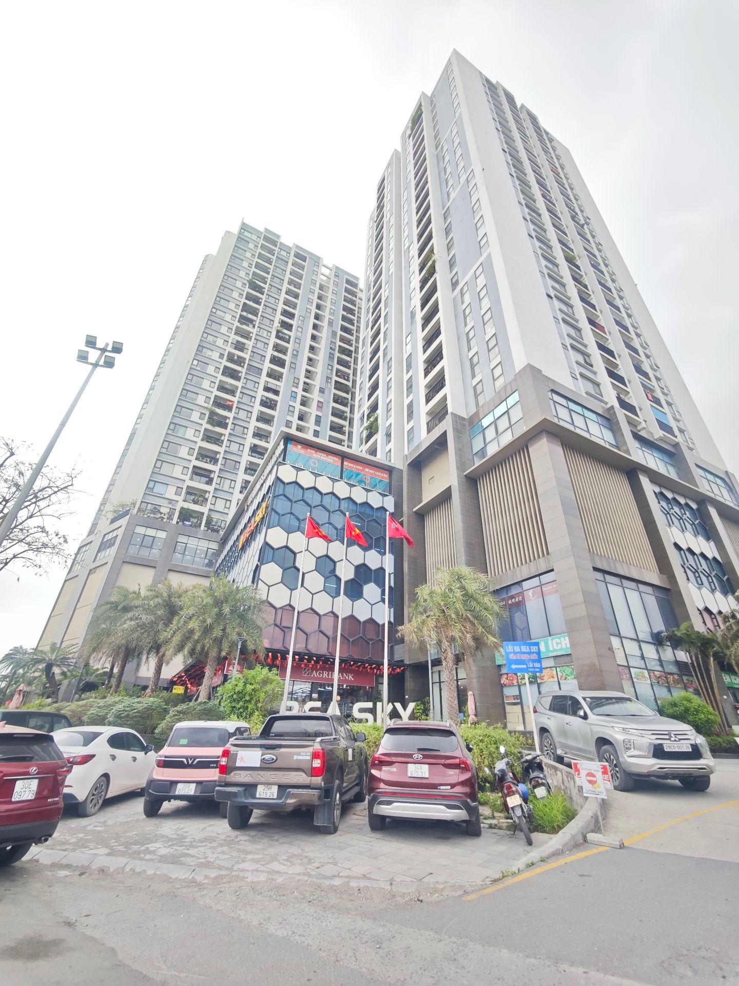 Bán nhà Phạm Tu - diện tích 85m2 11 tầng - Căn hộ lô góc - giá 8 tỷ