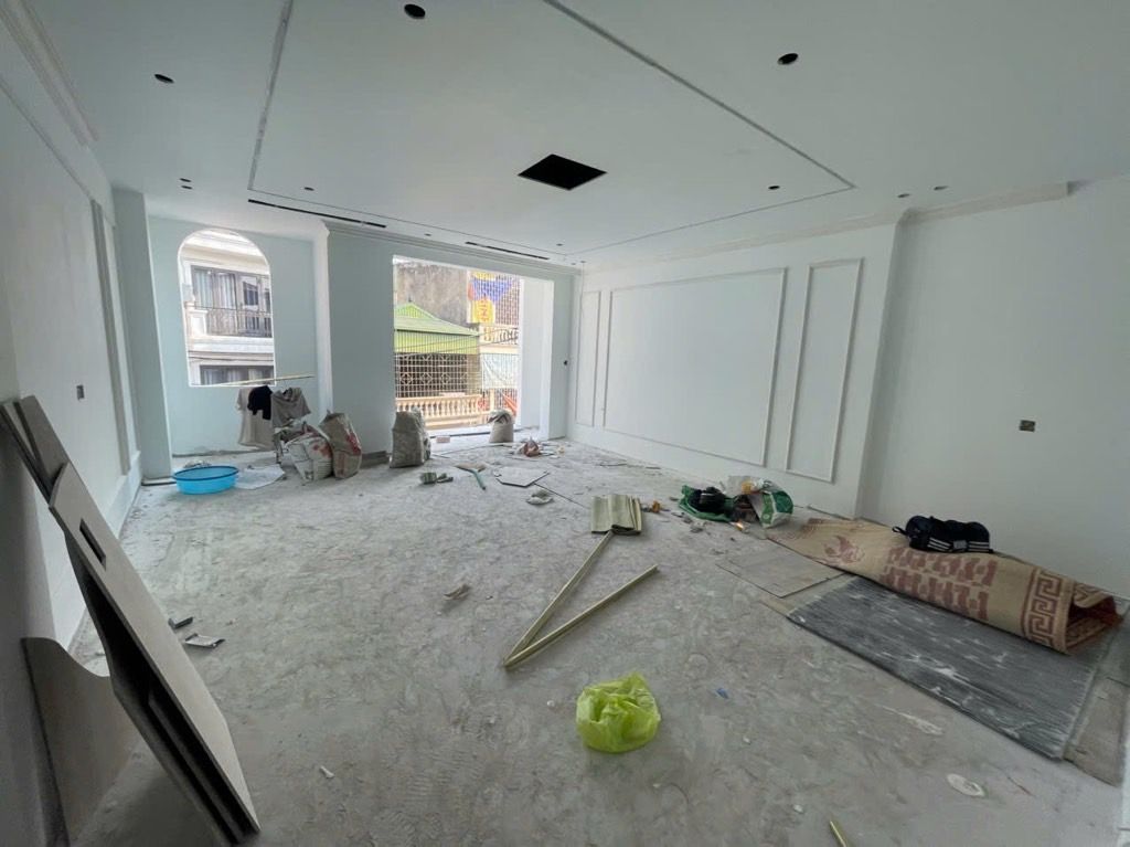 Bán nhà Nguyễn Khoái - diện tích 170m2 5 tầng - Ô tô kinh doanh - giá 43 tỷ