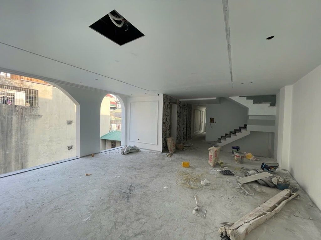 Bán nhà Nguyễn Khoái - diện tích 170m2 5 tầng - Ô tô kinh doanh - giá 43 tỷ